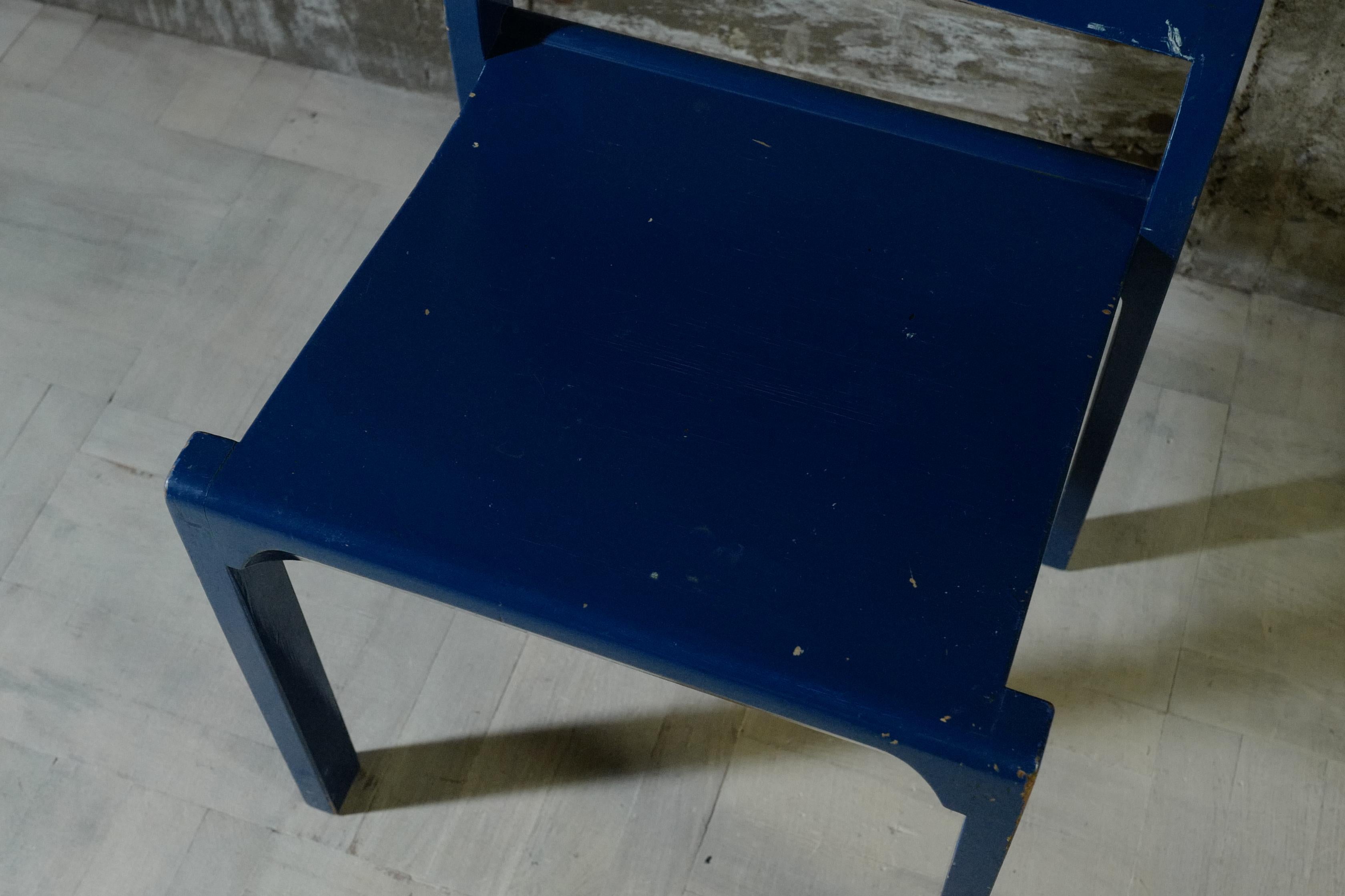 alvar aalto chair611 40's painted blue In Fair Condition For Sale In Tomi, Nagano