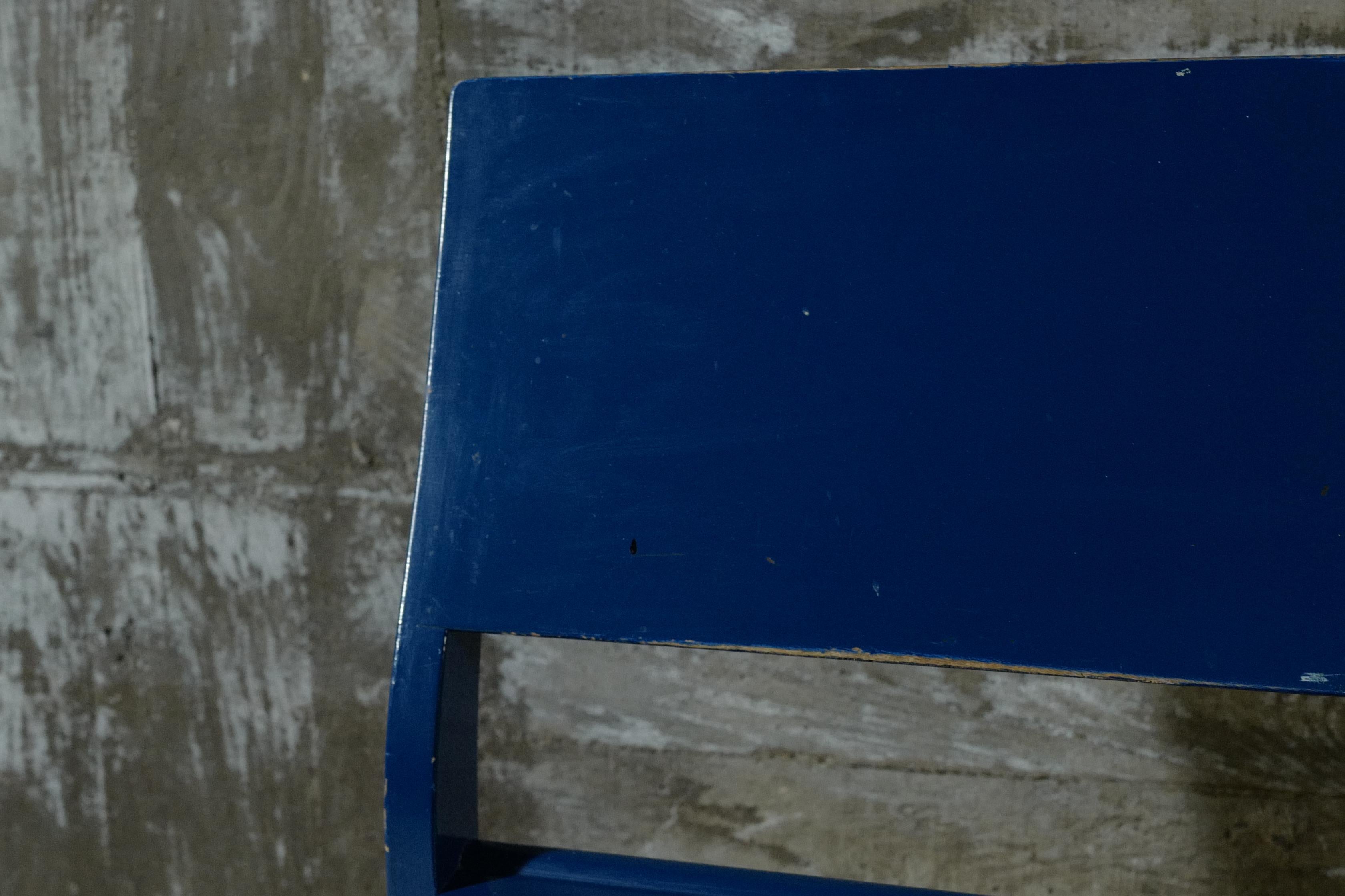 Mid-20th Century alvar aalto chair611 40's painted blue For Sale
