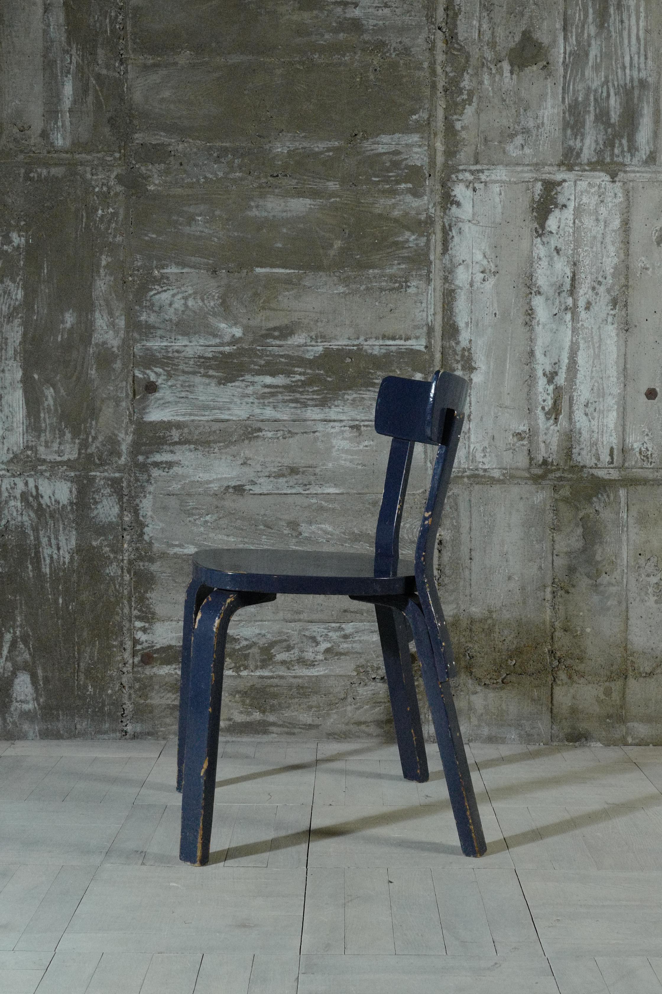 Finnish alvar aalto chair69 Painted Deep blue   1930's For Sale
