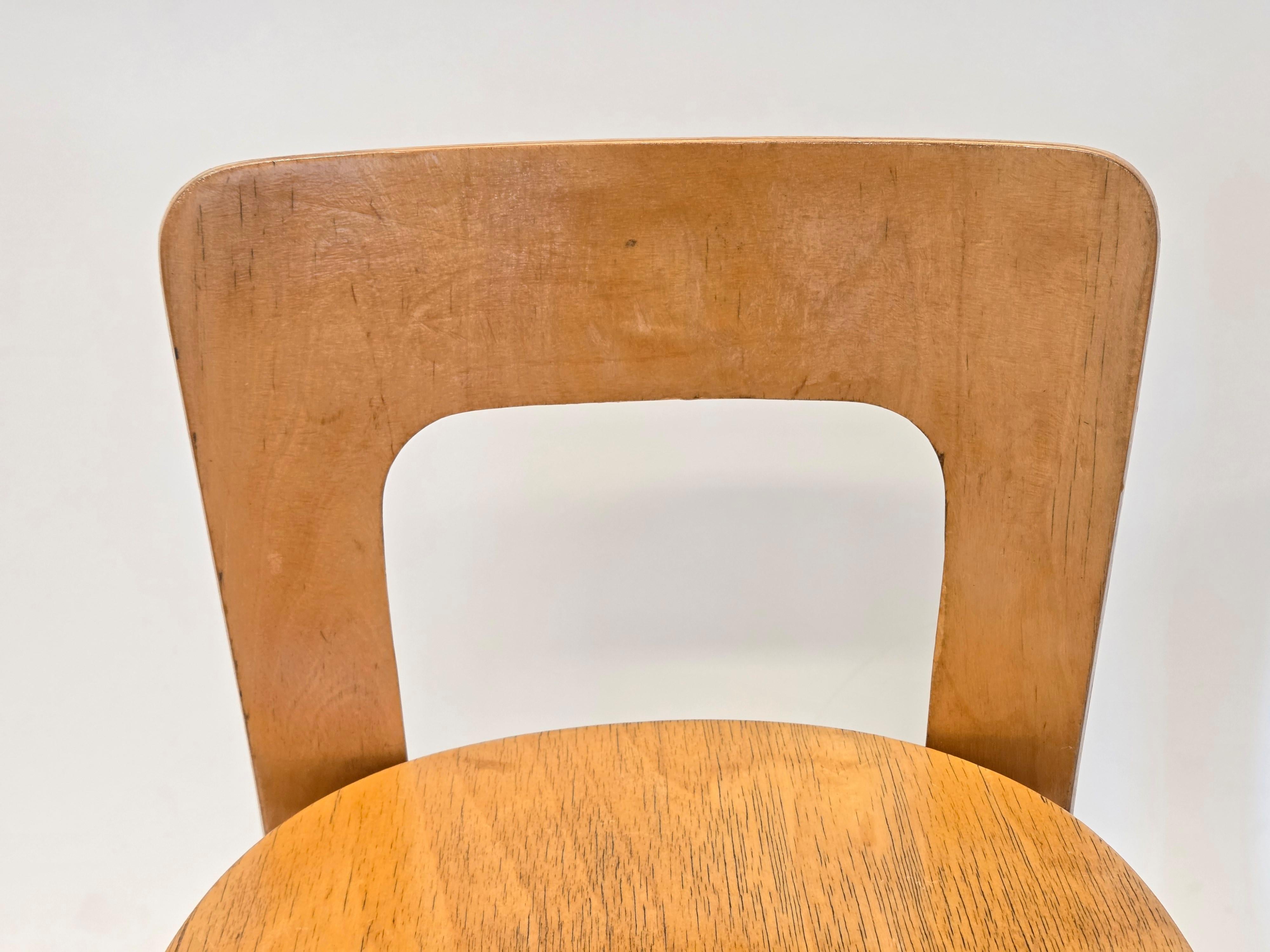 Alvar Aalto Chairs model A65 by Artek 1950s en venta 1