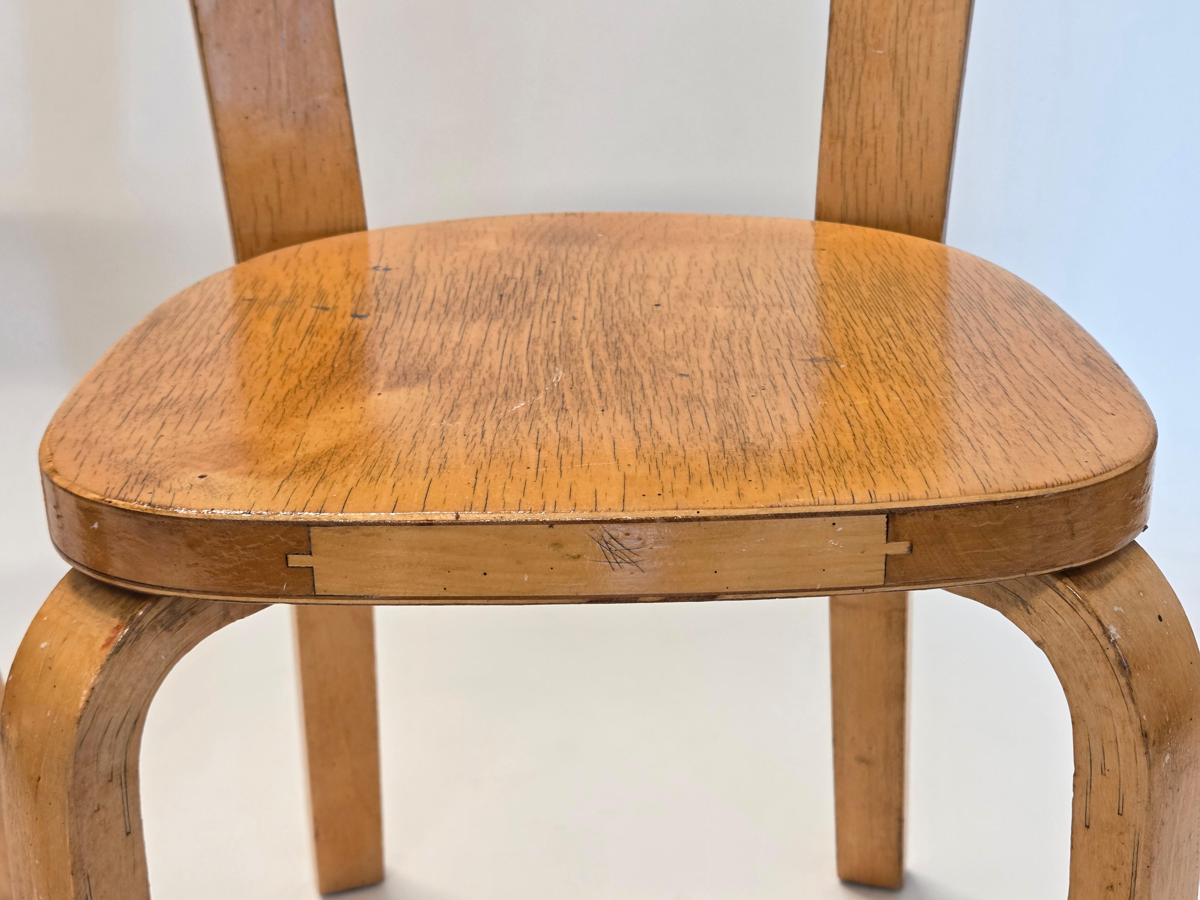 Alvar Aalto Chairs model A65 by Artek 1950s en venta 2
