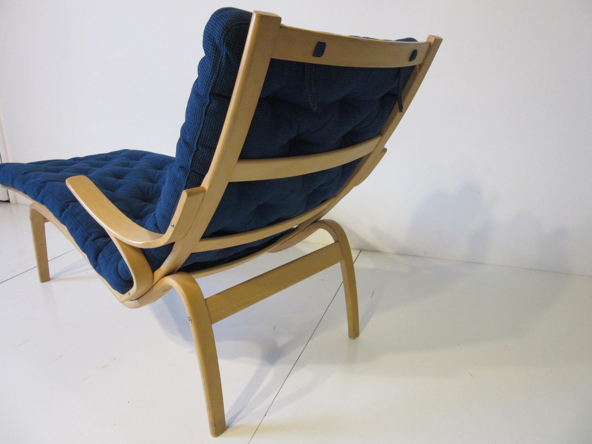 Mid-Century Modern Alvar Aalto Chaise Lounge Chair for Artek Finland