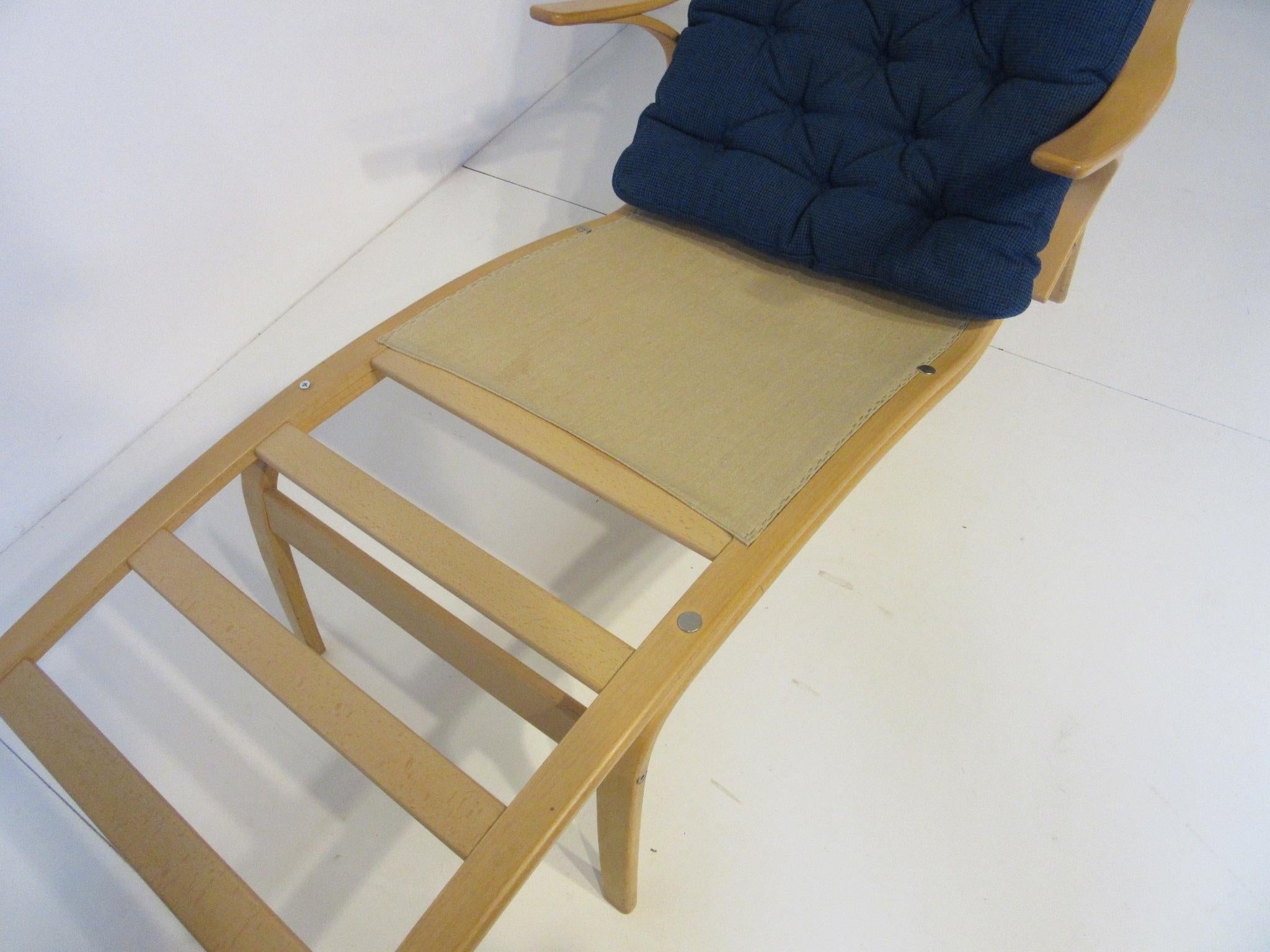 Alvar Aalto Chaise Lounge Chair for Artek Finland In Good Condition In Cincinnati, OH