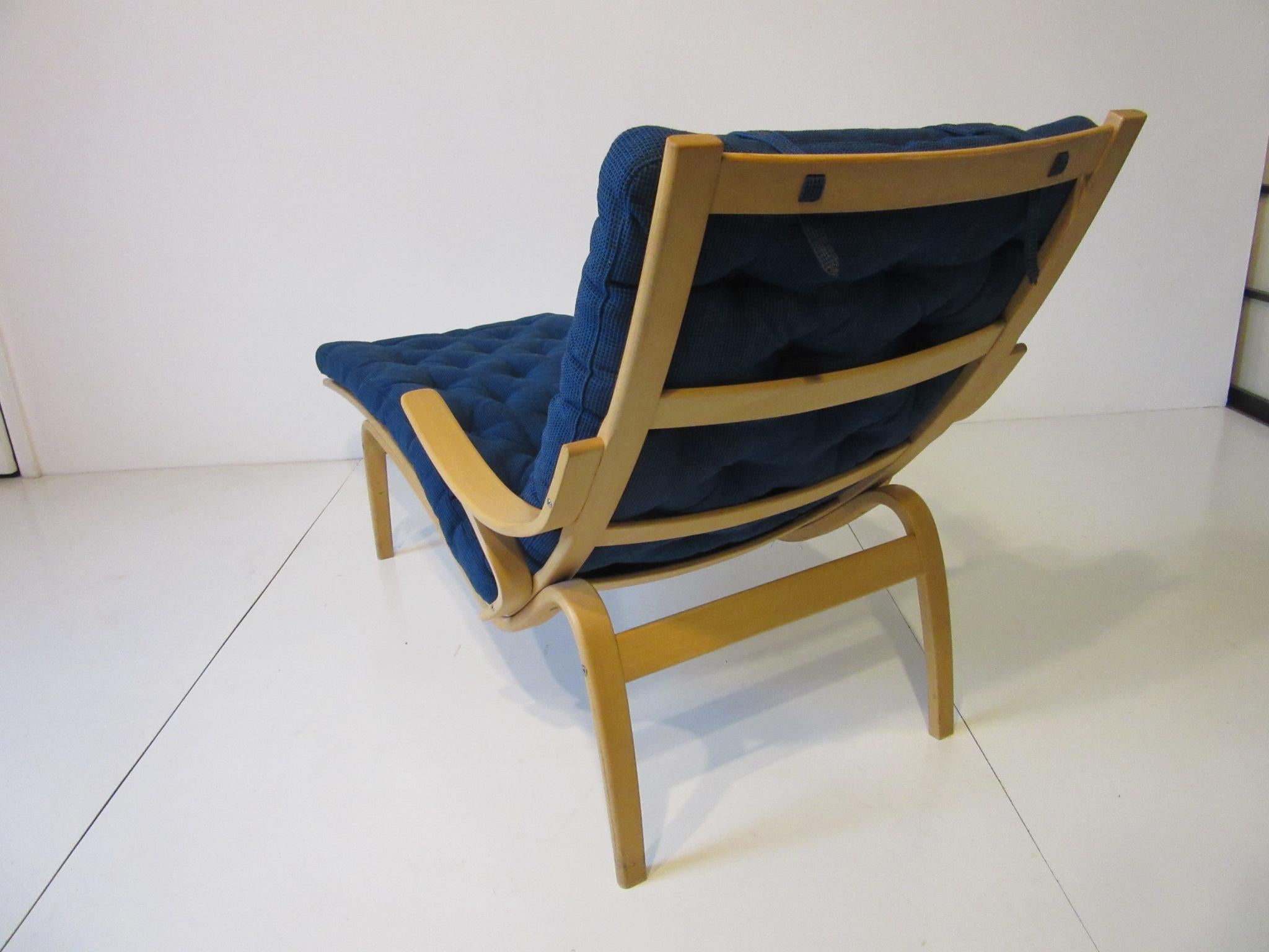 20th Century Alvar Aalto Chaise Lounge Chair for Artek Finland