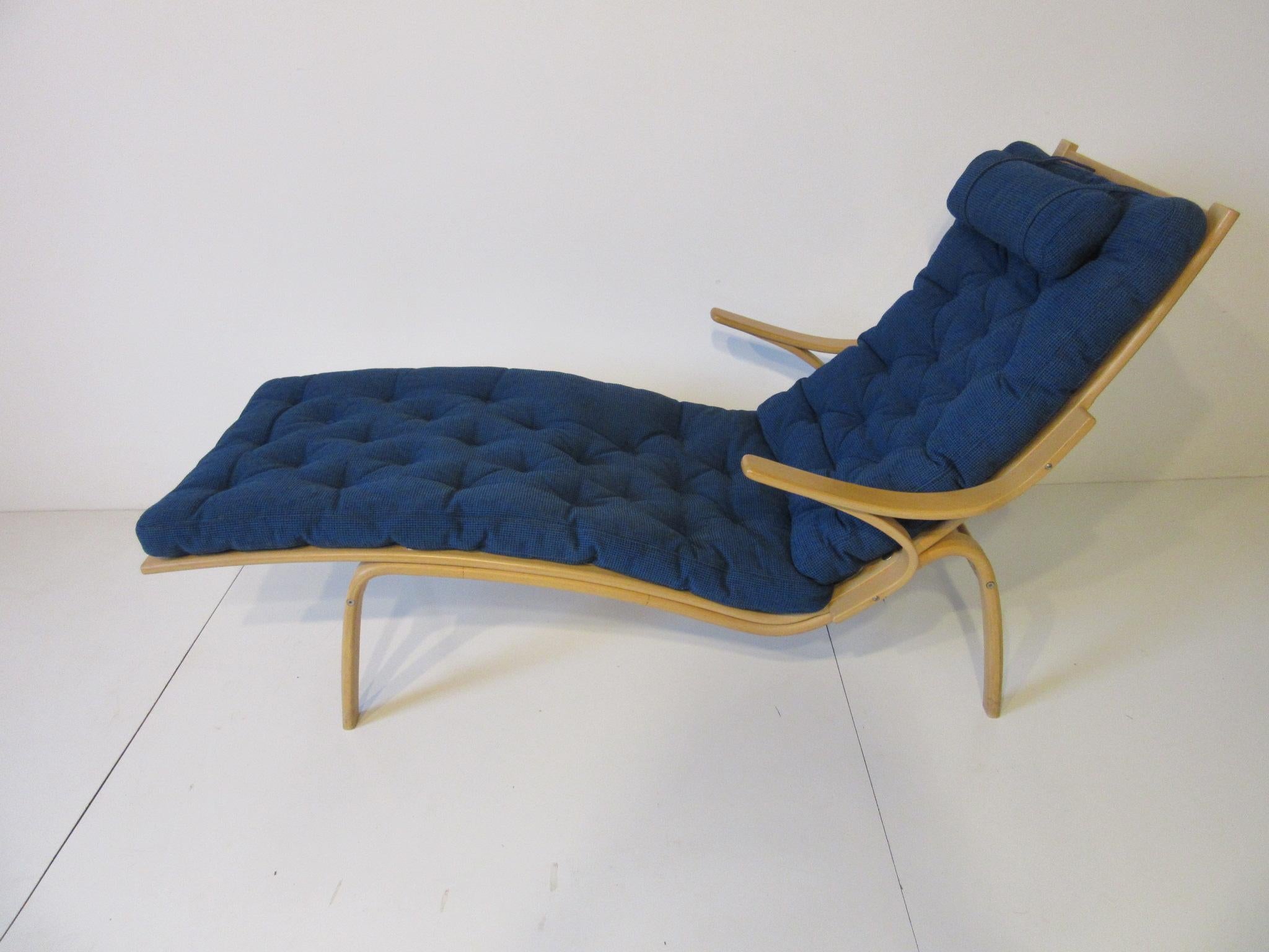 Alvar Aalto Chaise Lounge Chair for Artek Finland 1