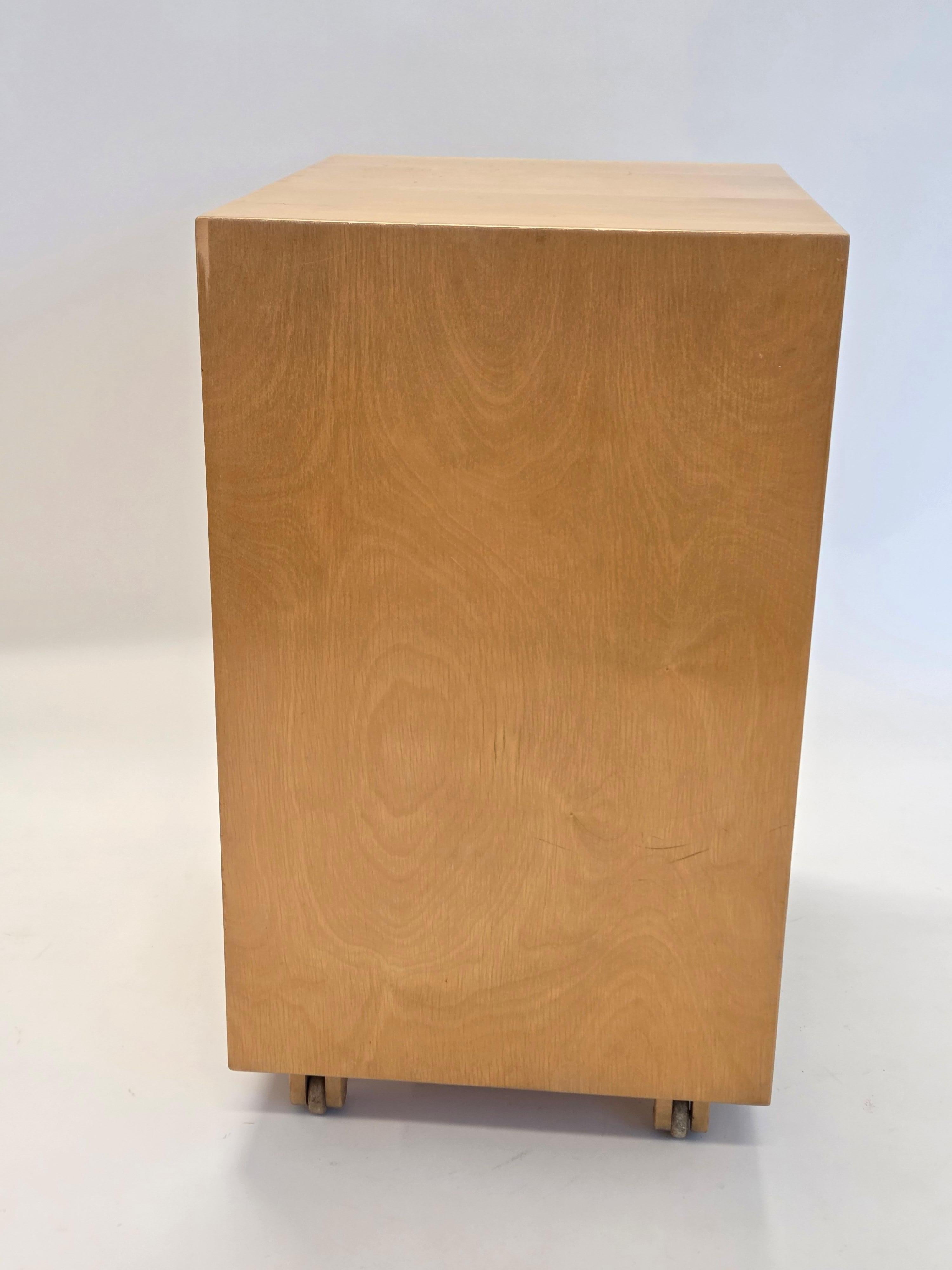 Alvar Aalto Chest of Drawers Model 297 by Artek In Good Condition For Sale In Espoo, FI