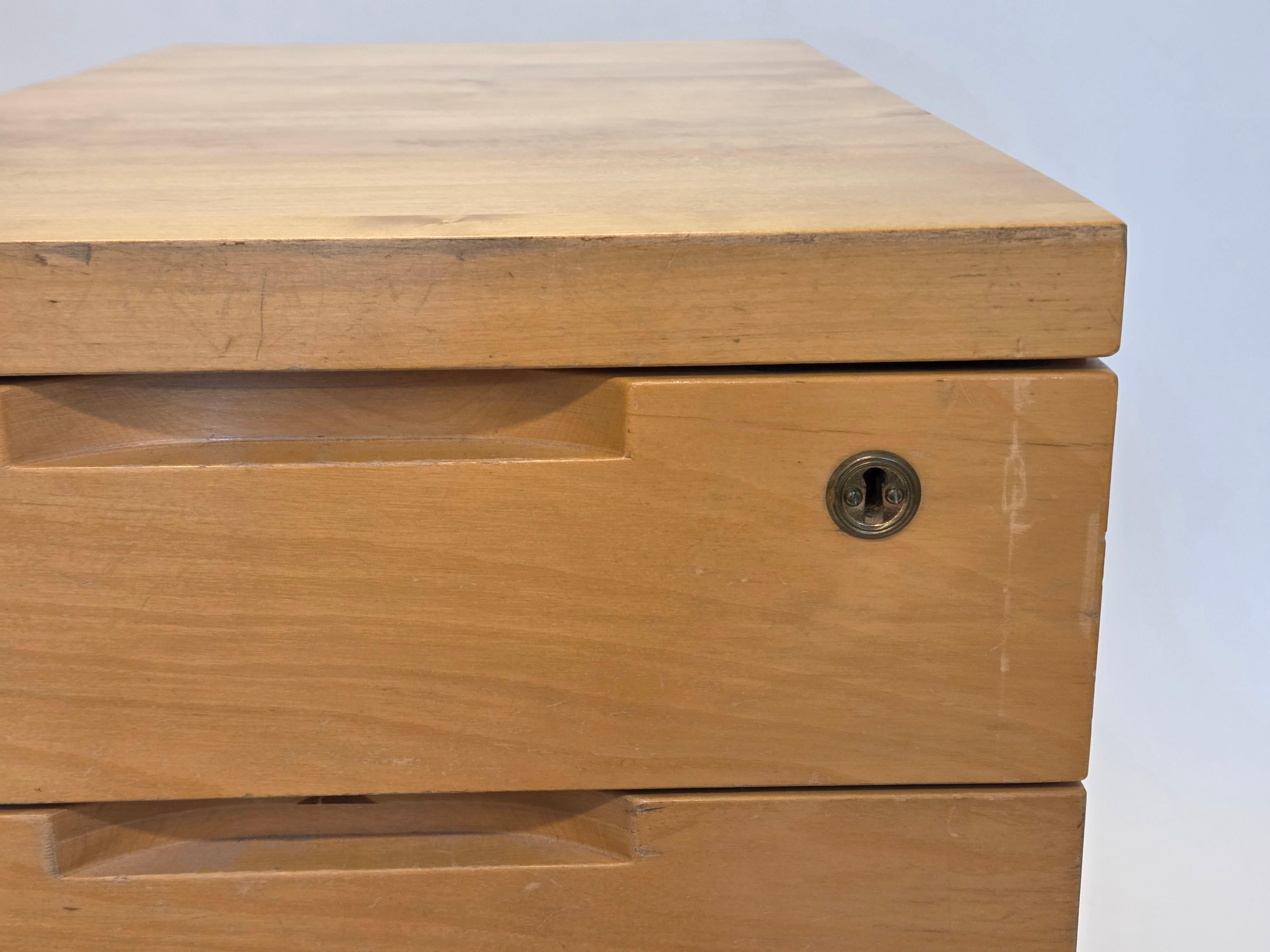 Alvar Aalto Chest of Drawers Model B96 by Artek In Good Condition For Sale In Espoo, FI