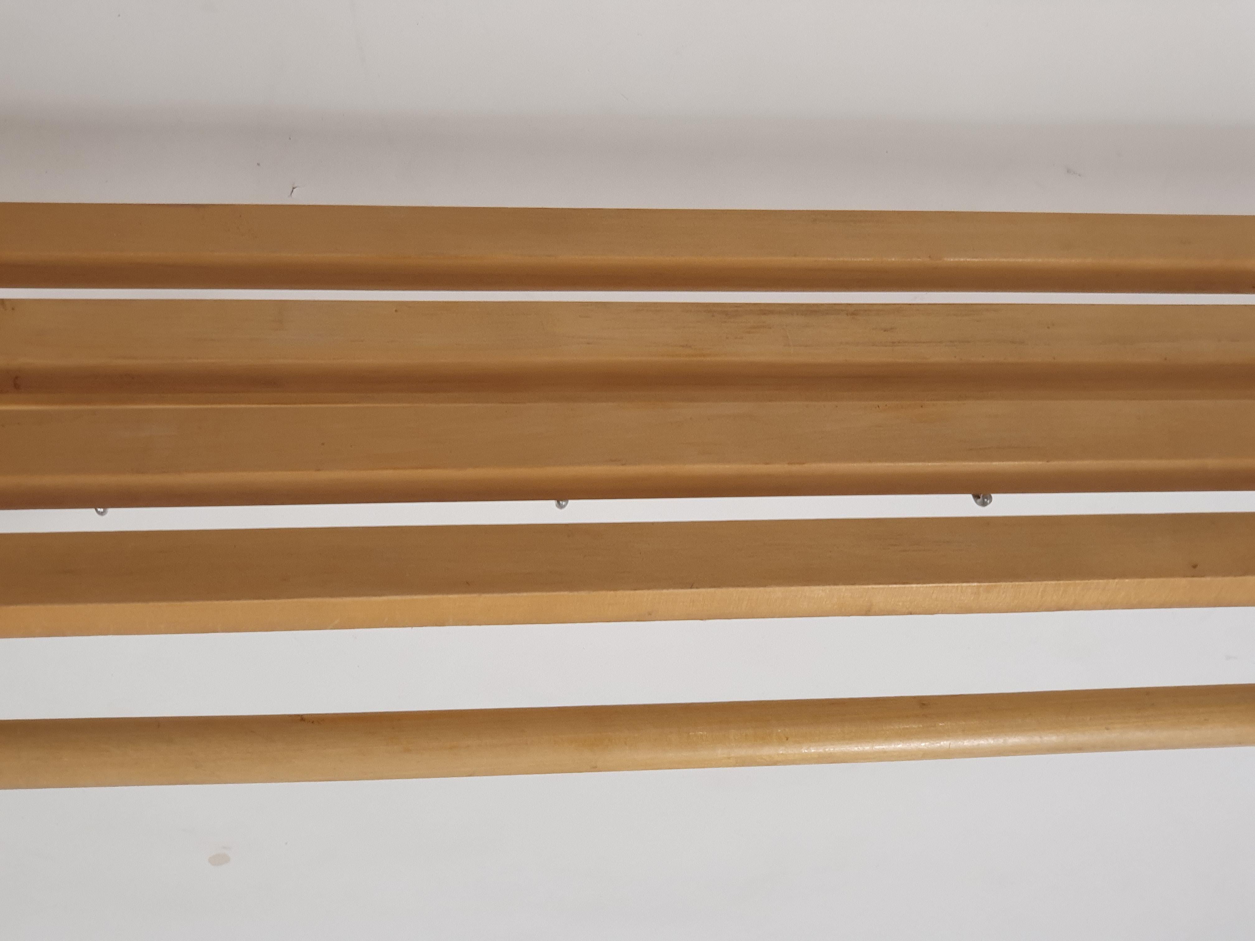 Appendiabiti Alvar Aalto 109C di Artek in vendita 4