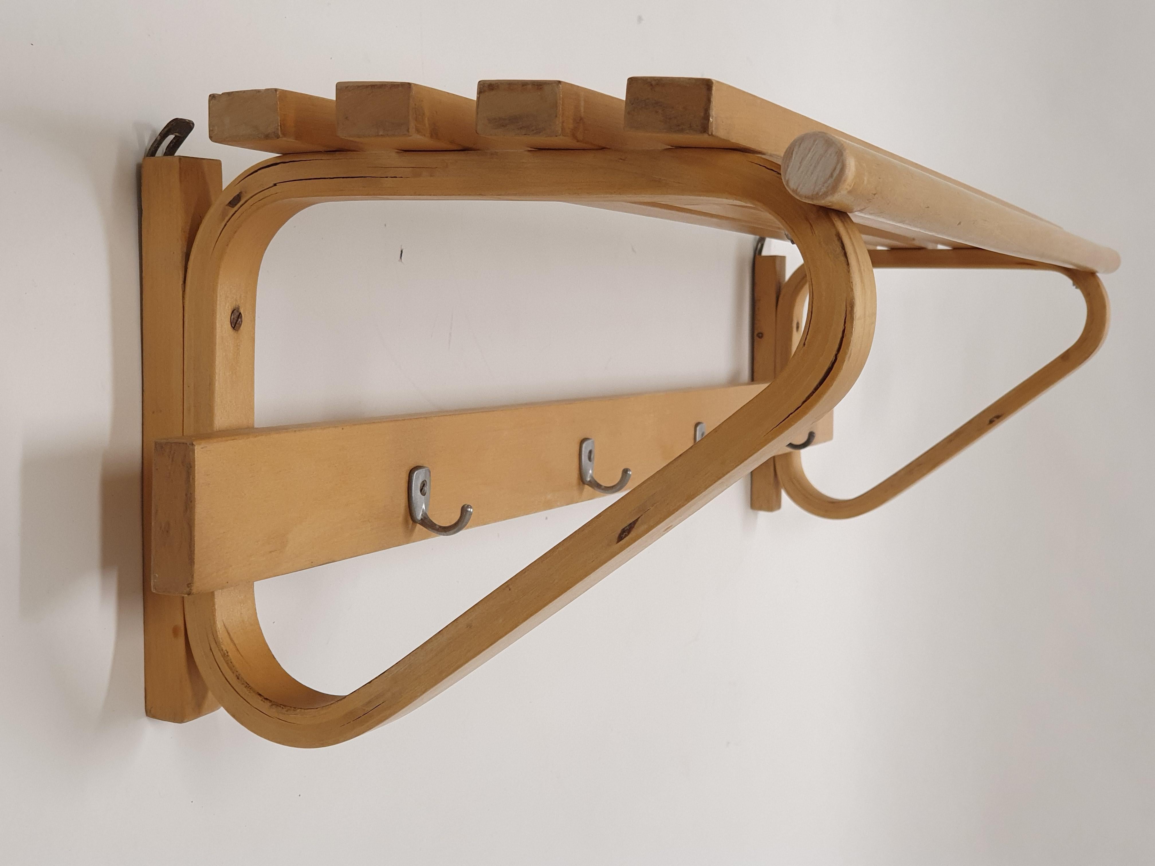 Finlandese Appendiabiti Alvar Aalto 109C di Artek in vendita