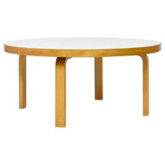 Table basse Alvar Aalto "L-leg" Modèle n° 91 en bouleau et linoléum blanc