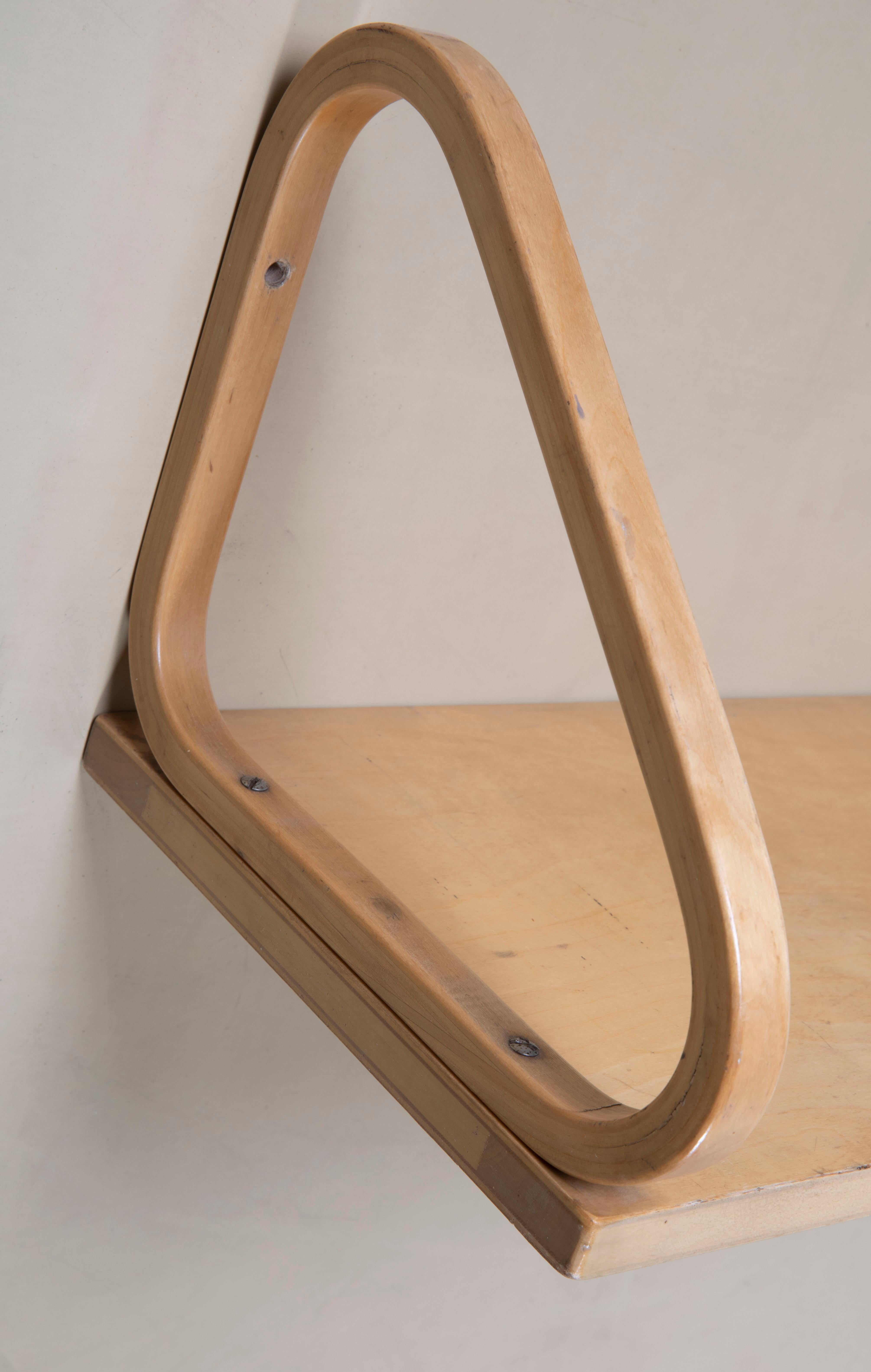 Alvar Aalto, coppia di mensole modello 112B per Artek (Mid-20th Century) im Angebot