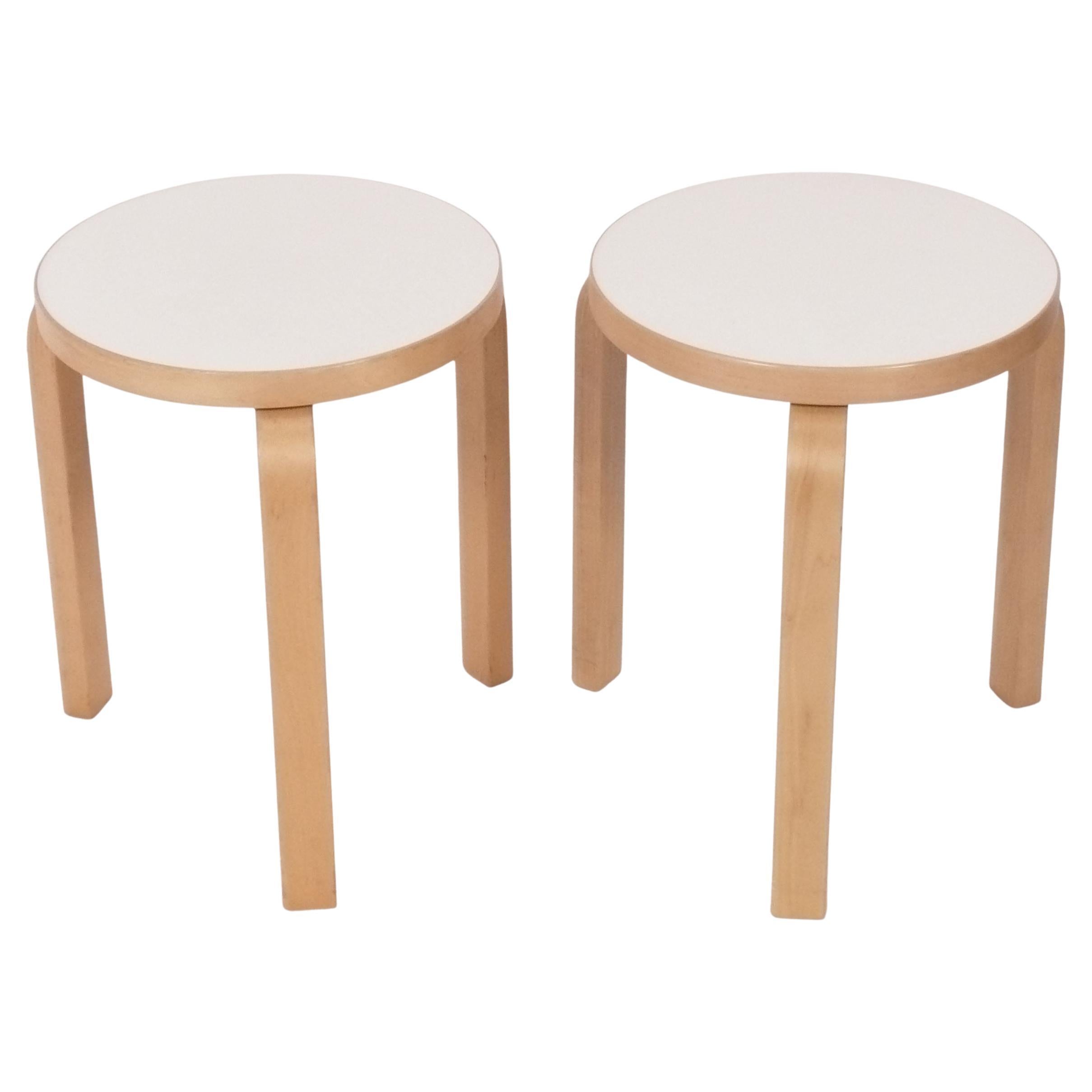 Sgabelli o tavolini moderni in faggio di Alvar Aalto+Aalto Modello 60 in vendita