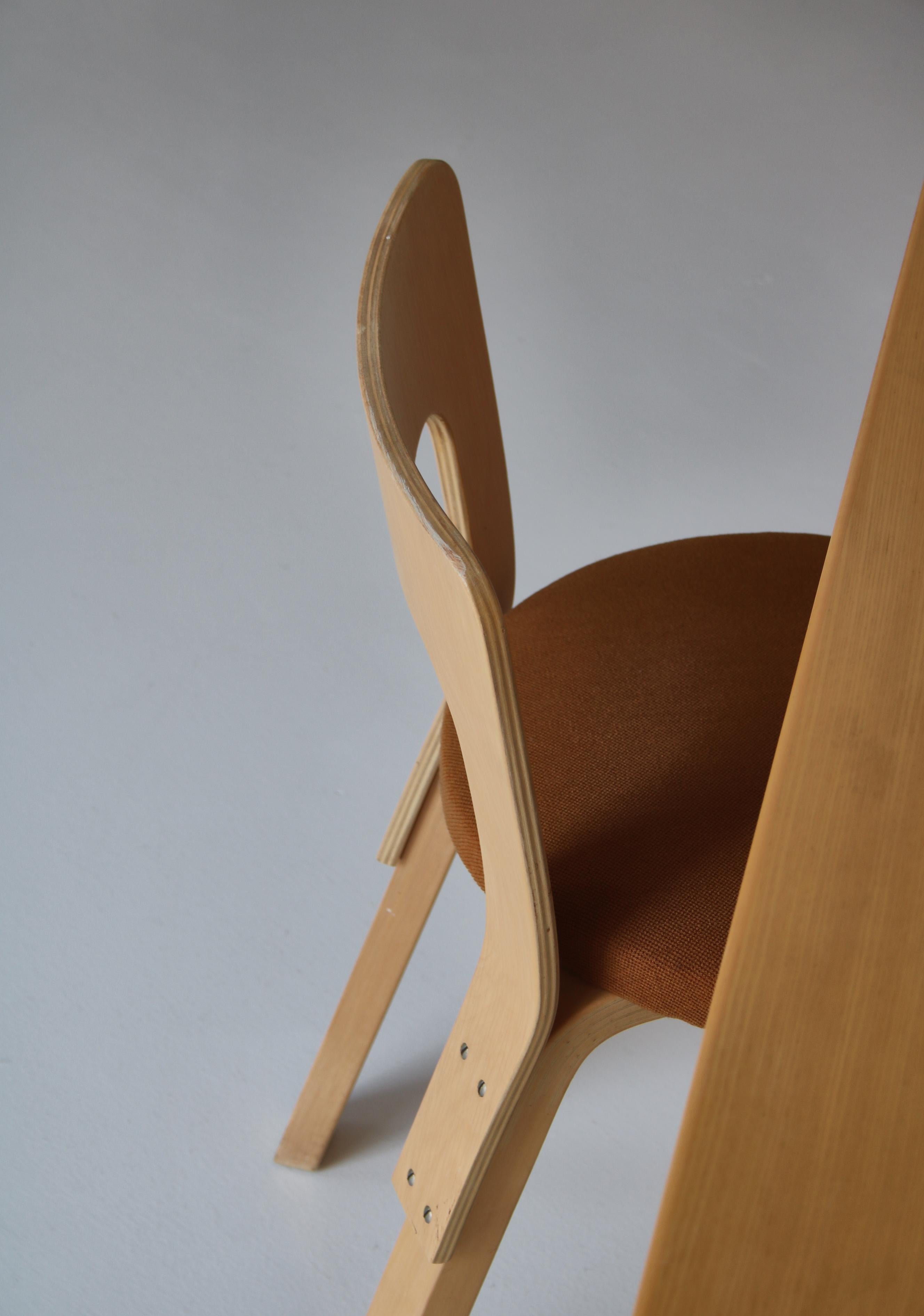 Alvar Aalto Desk and Chair Model 65, made by Artek, Finland in the 1960s 9