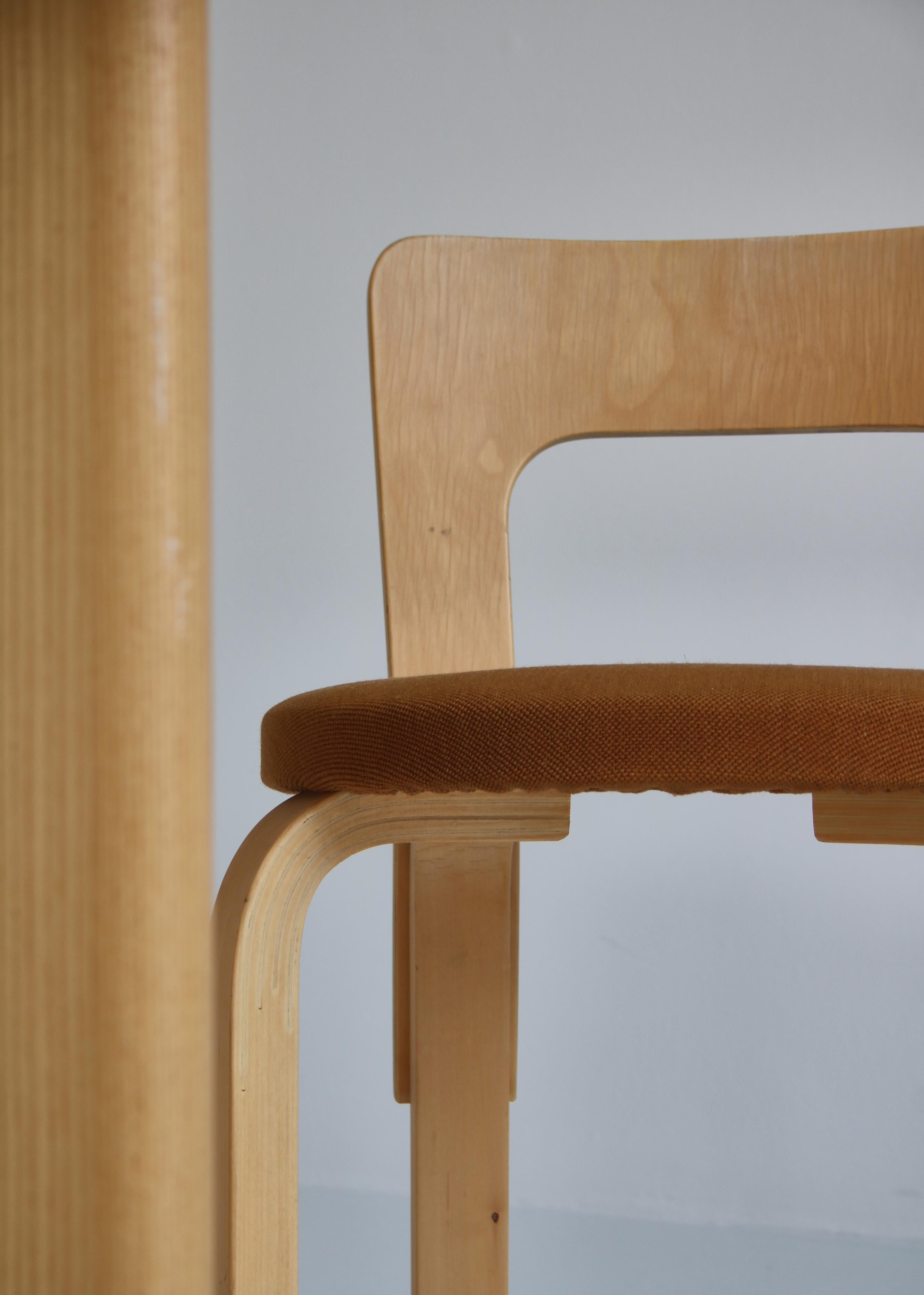 Alvar Aalto Desk and Chair Model 65, made by Artek, Finland in the 1960s 10