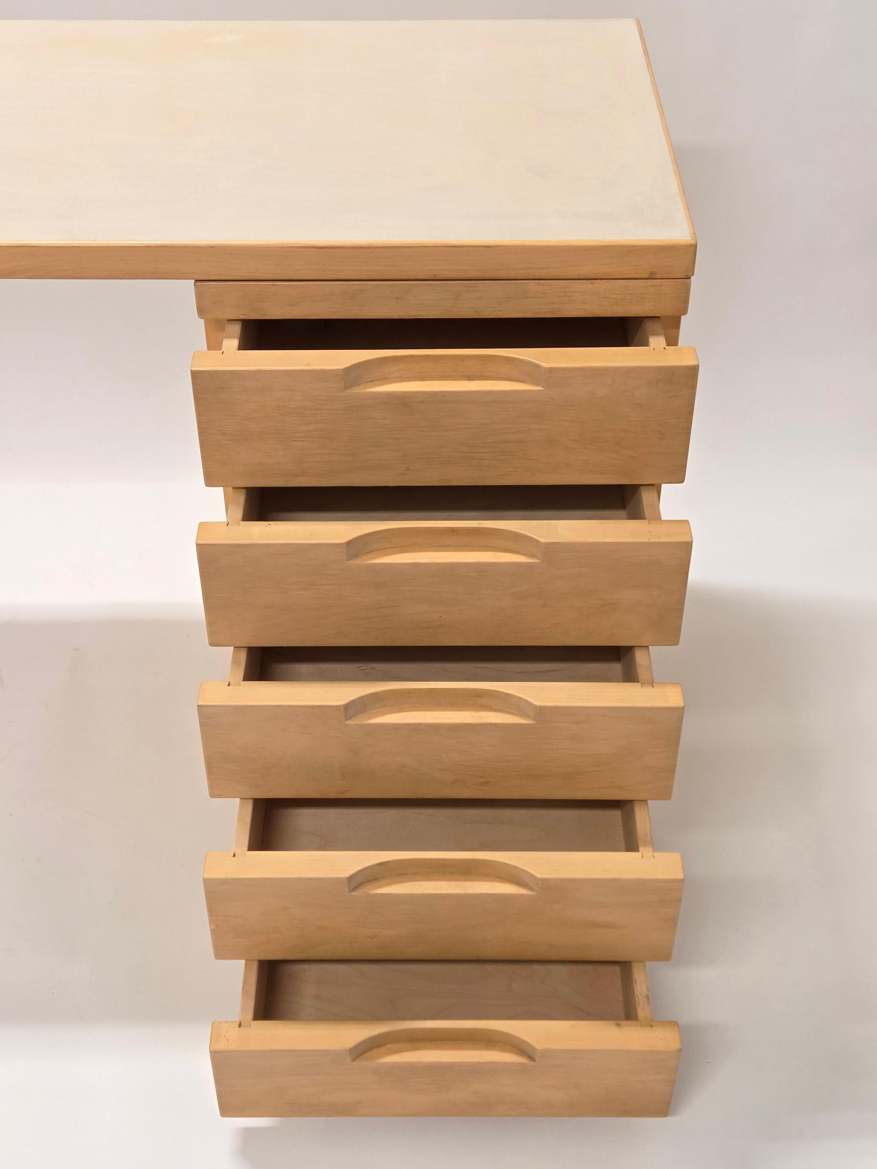 Alvar Aalto Desk by Artek 1960s In Good Condition For Sale In Espoo, FI