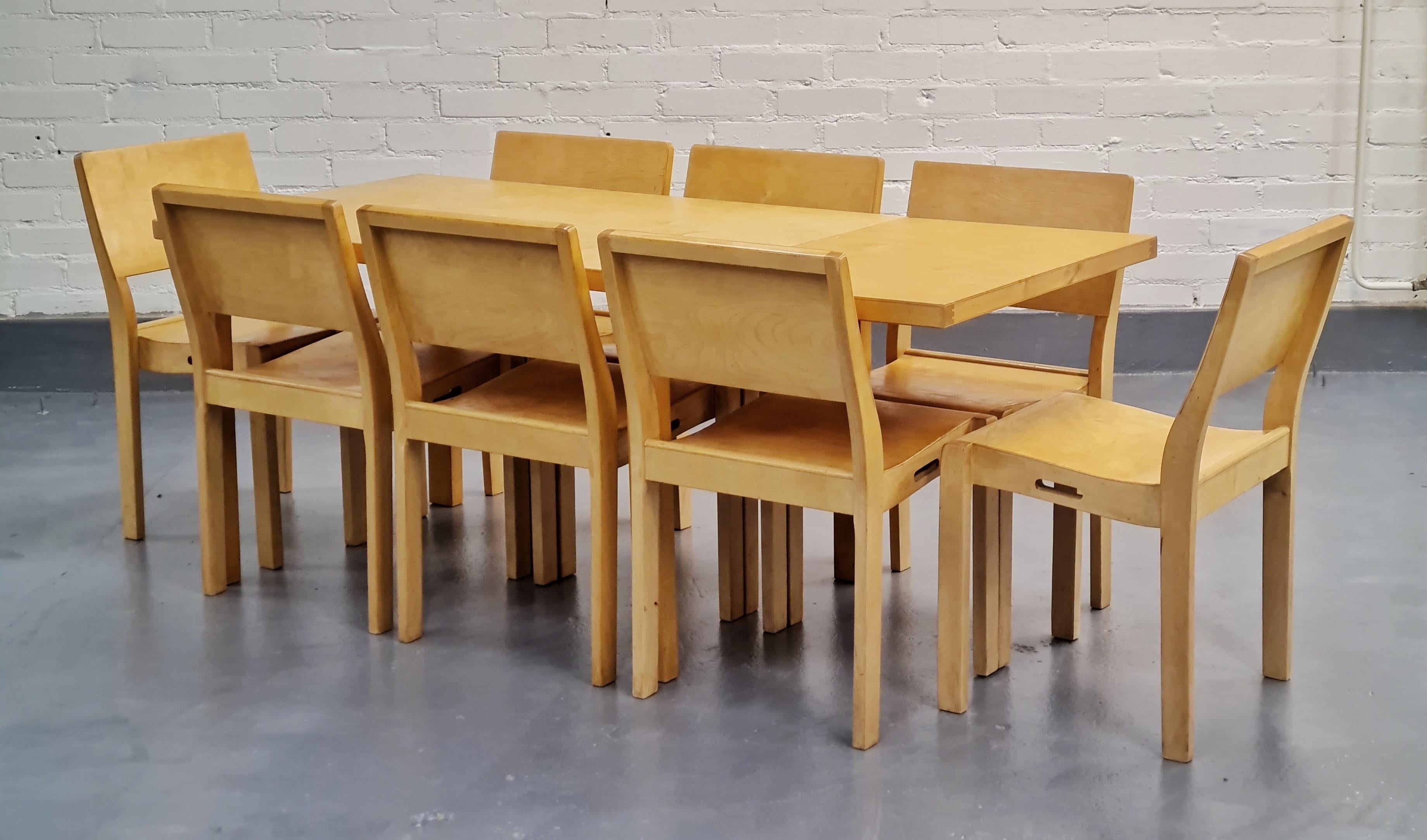 Alvar Aalto Dining Set of Foldable Table Model DL82 & Stackable Chairs Model 611 2