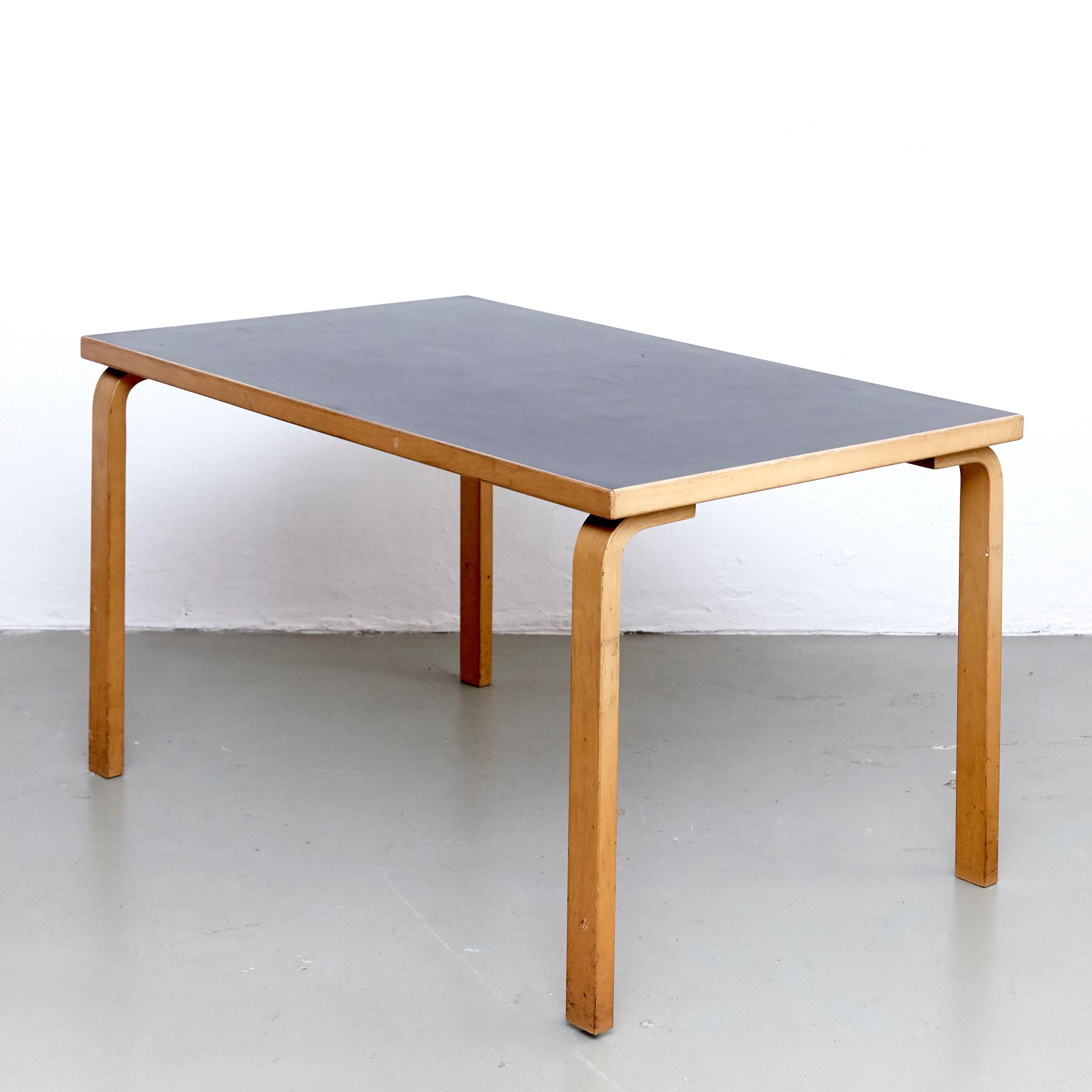 Alvar Aalto Dining Table and Four Chairs, circa 1970 In Good Condition In Barcelona, Barcelona