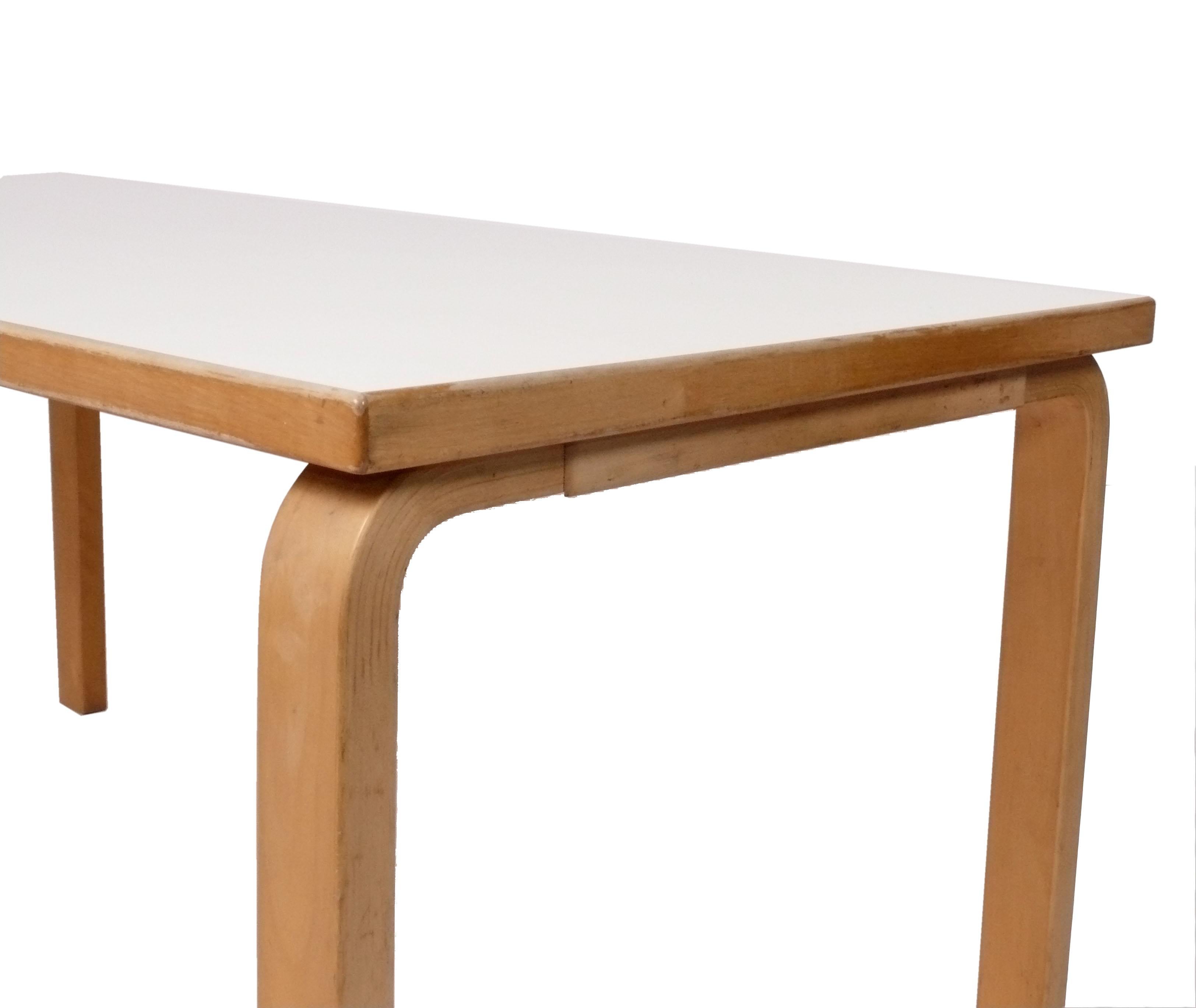 Finlandais Table à manger Alvar Aalto en vente