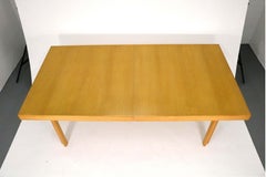 Alvar Aalto, Esstisch aus Birke mit zwei Blättern, Modell H94 für Artek