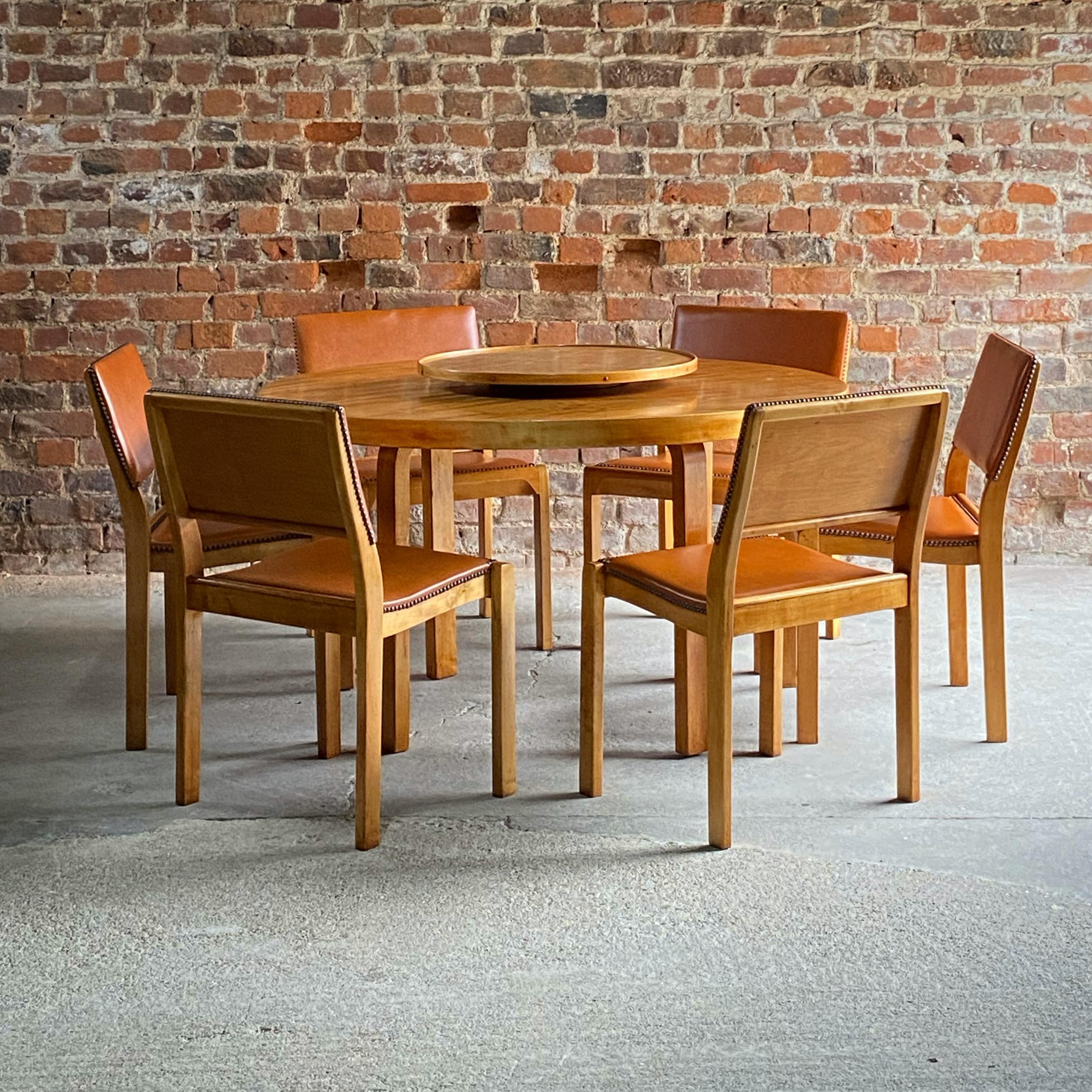 Alvar Aalto Model 91 dining table & six chairs by Finmar Circa 1940.

‘Best in Class' Alvar Aalto Model 91 dining table & Six Model 611 Dining Chairs by Finmar Ltd Finland circa 1940, the beautiful circular Model 91 dining table made from the