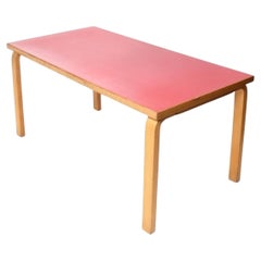 Mesa de comedor Alvar Aalto con tablero rojo vintage