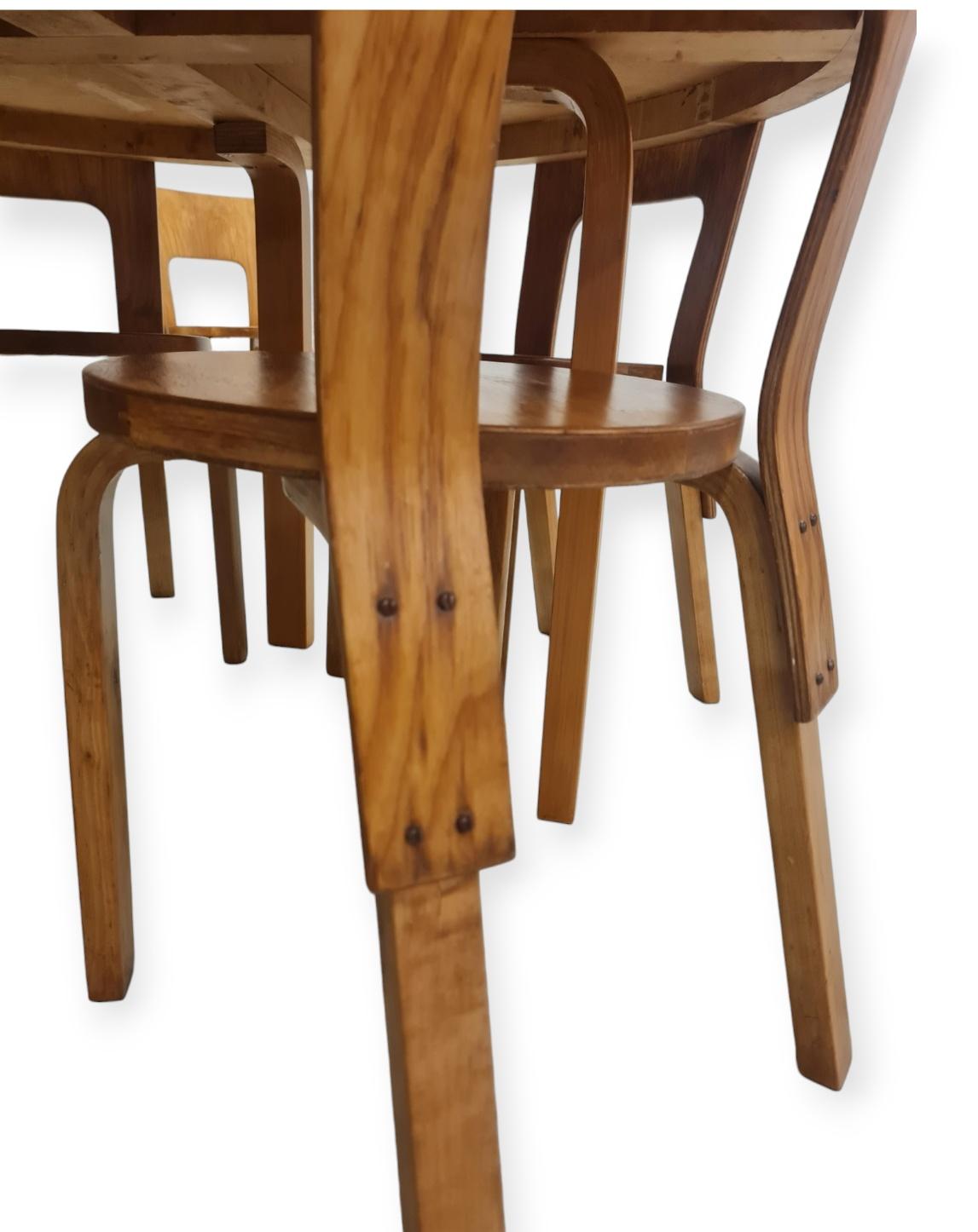 Alvar Aalto Dinning Set with Lazy Susan and 6 Model 66 chairs, 1940s In Good Condition For Sale In Helsinki, FI