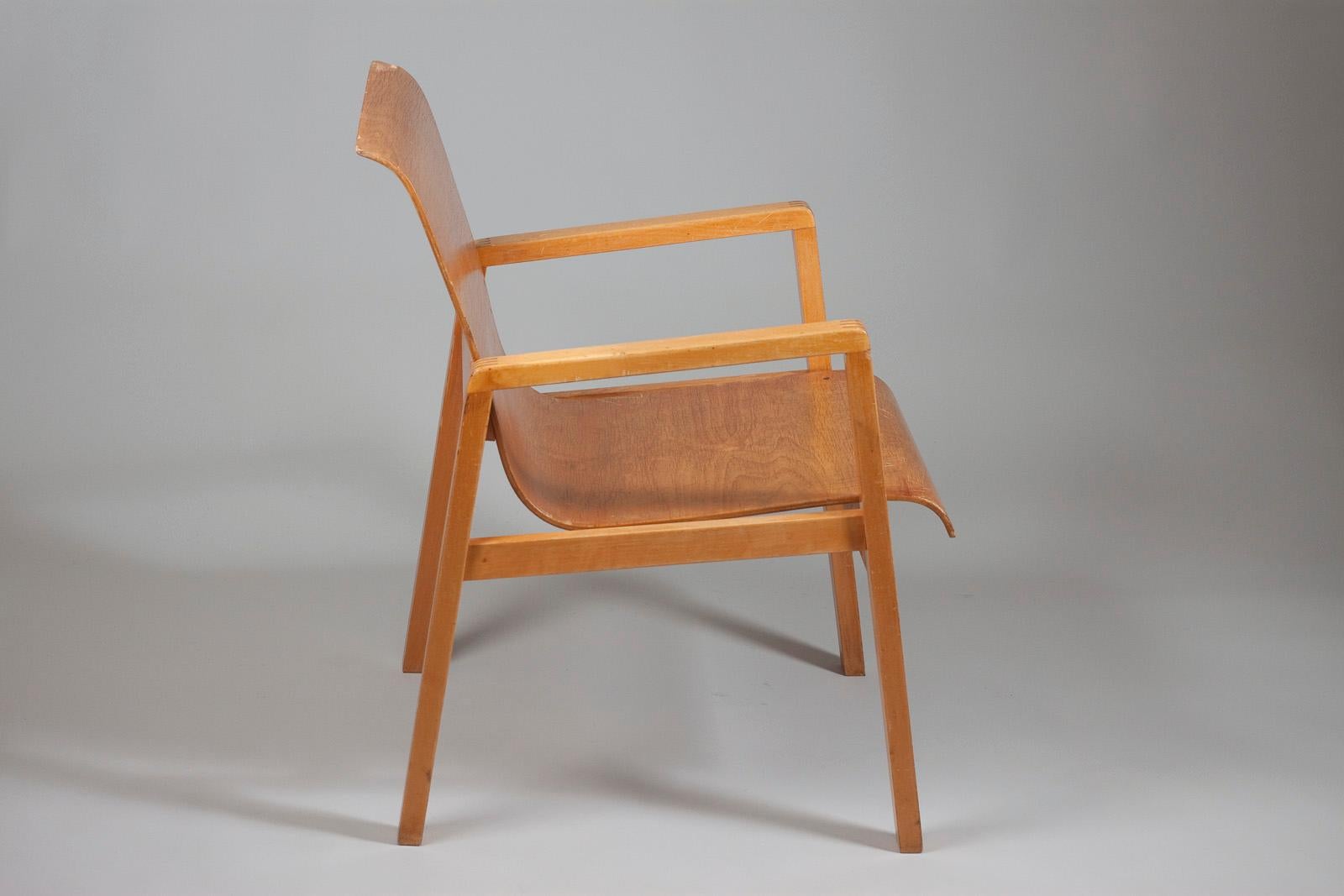 Scandinavian Modern Alvar Aalto Early Hallway Chair 51/403 for Paimio Sanatorium 1932, Finland For Sale
