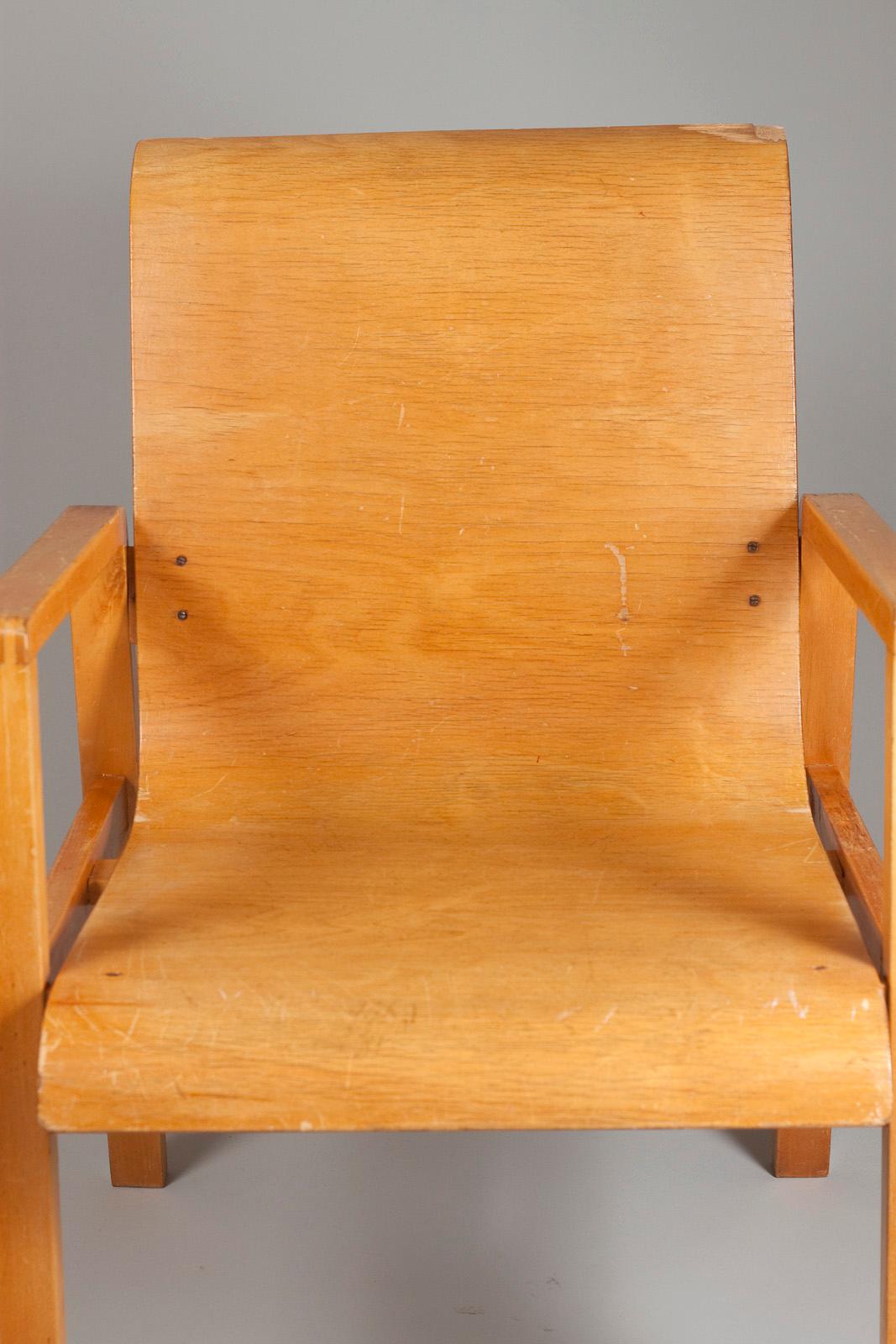 20th Century Alvar Aalto Early Hallway Chair 51/403 for Paimio Sanatorium 1932, Finland For Sale