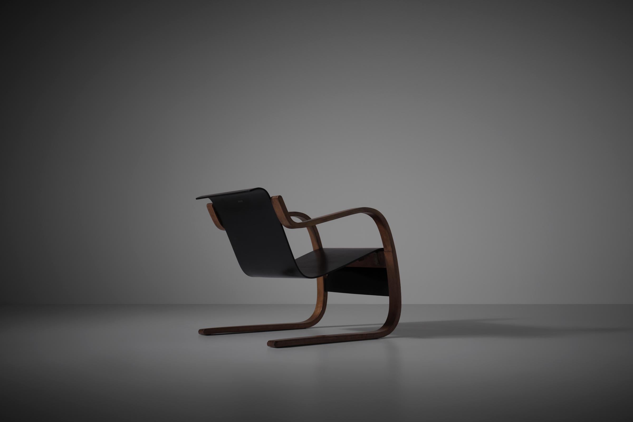 Finnish Alvar Aalto Early ‘Mod. 31′ Armchair, Finland 1930s For Sale