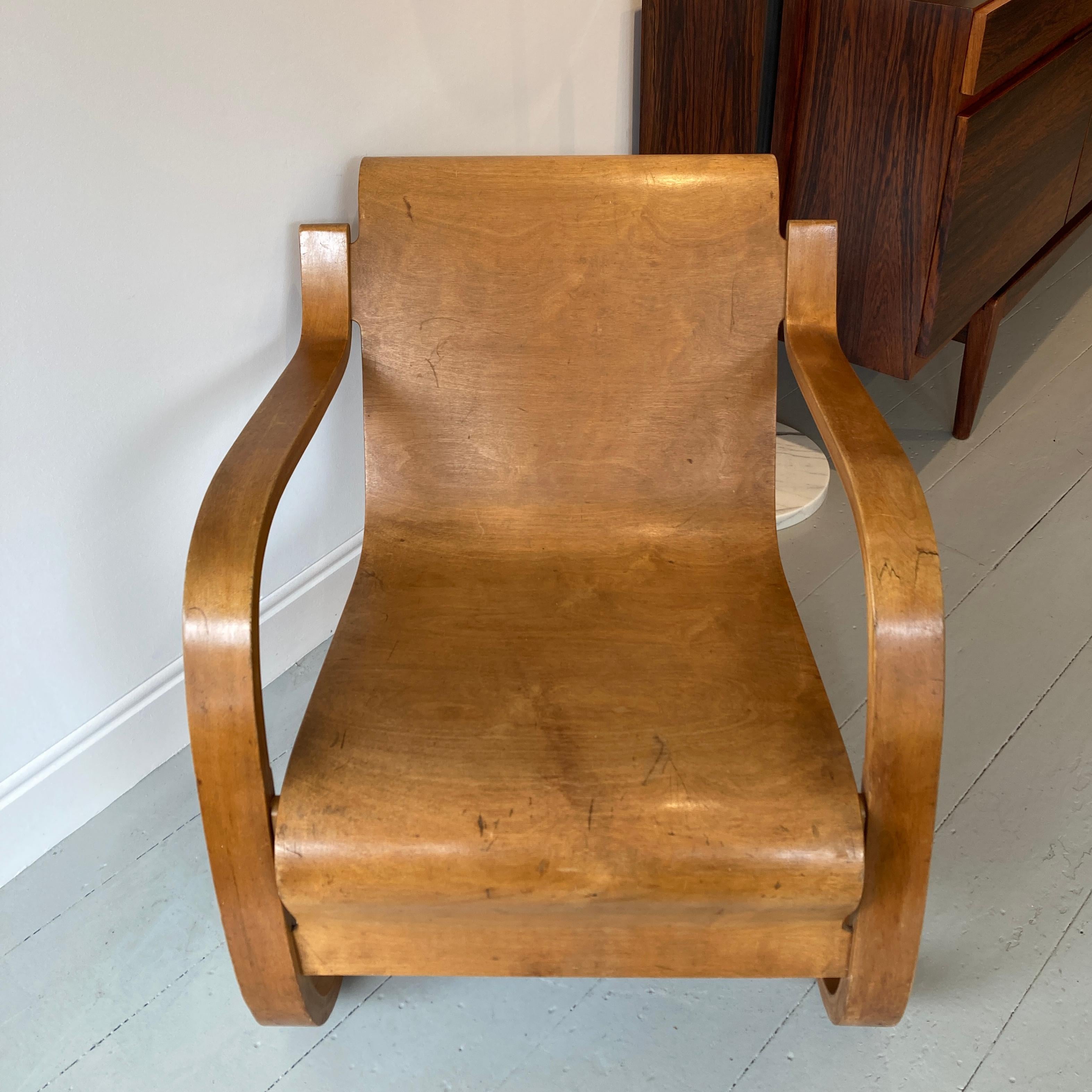Alvar Aalto, Early Original Cantilever Chair, model 31, birch plywood 3