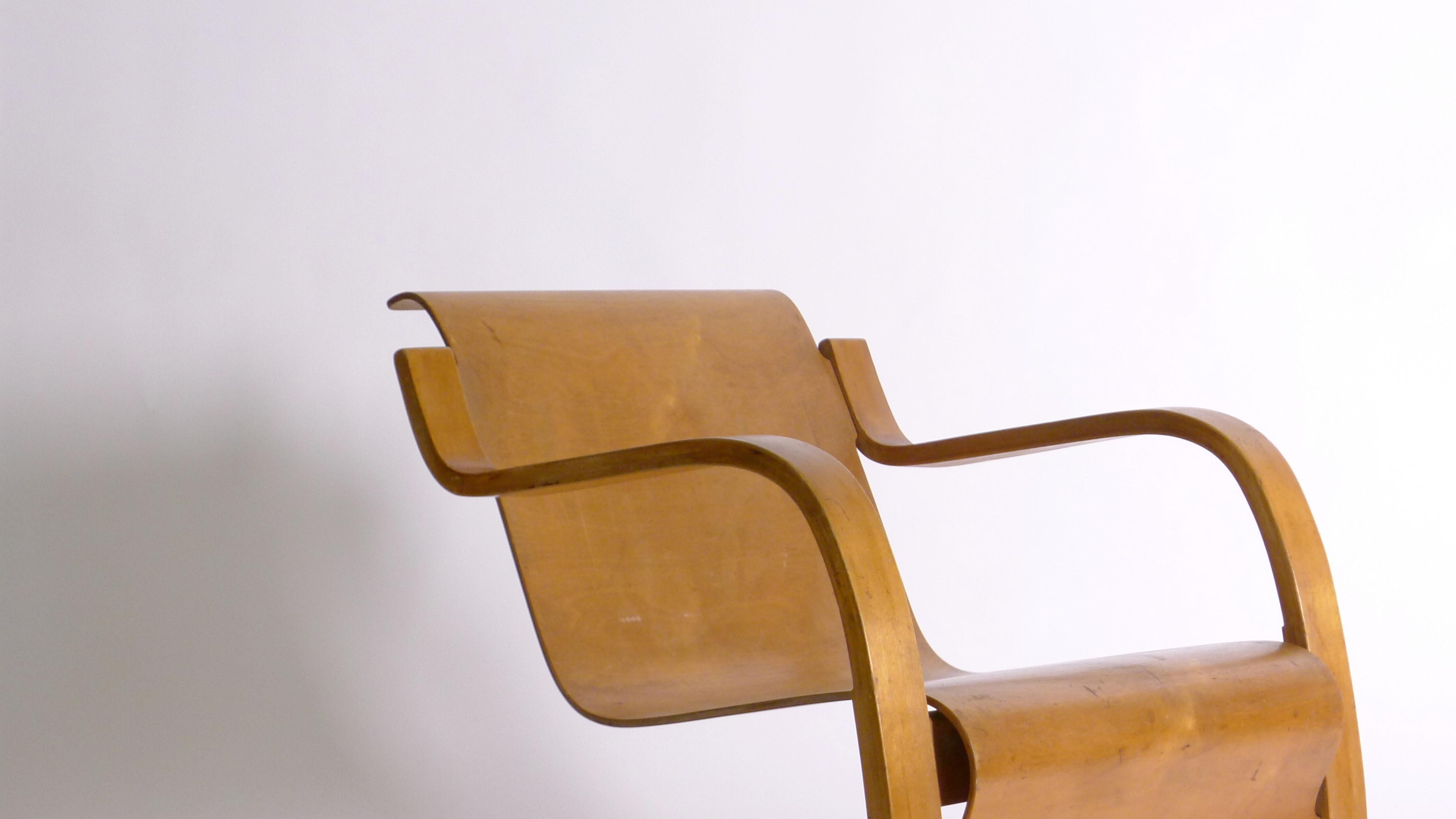Alvar Aalto, Early Original Cantilever Chair, model 31, birch plywood 1