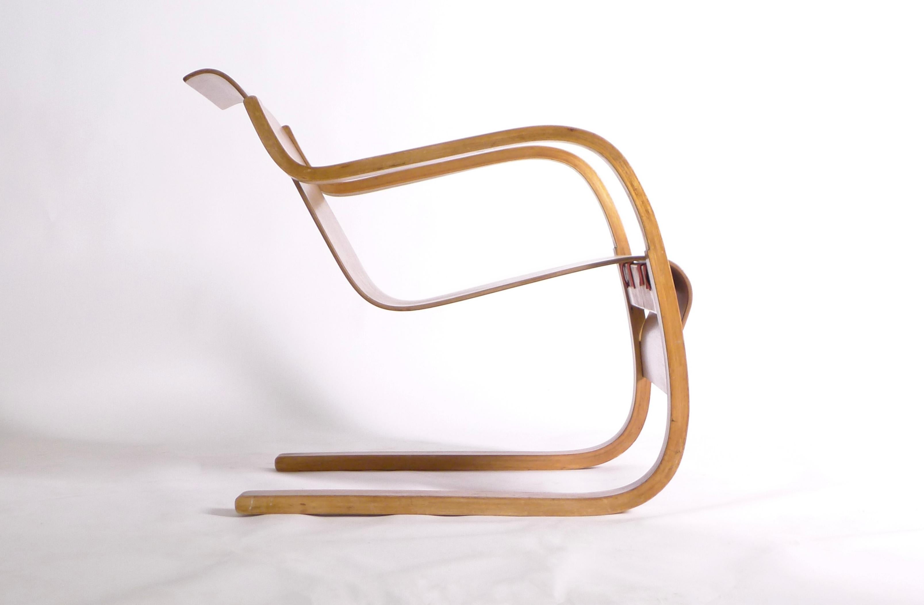 Alvar Aalto, Early Original Cantilever Chair, model 31, birch plywood 2