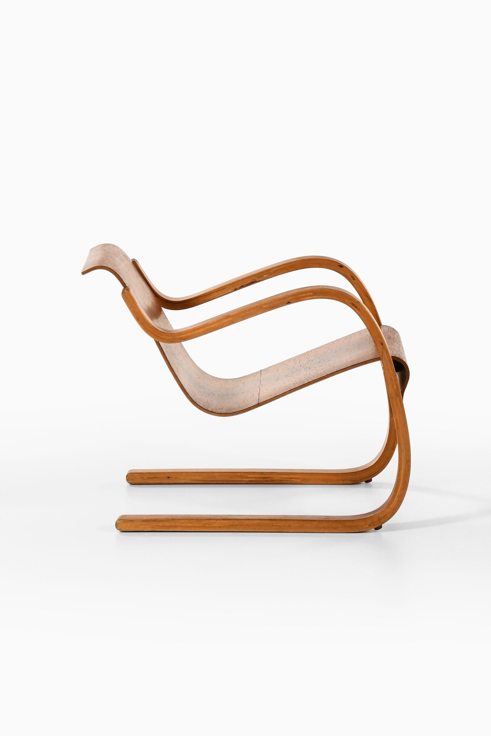 Finnish Alvar Aalto Easy Chair Nr 31 Produced by O.y Huonekalu-ja Rakennustyötehdas For Sale