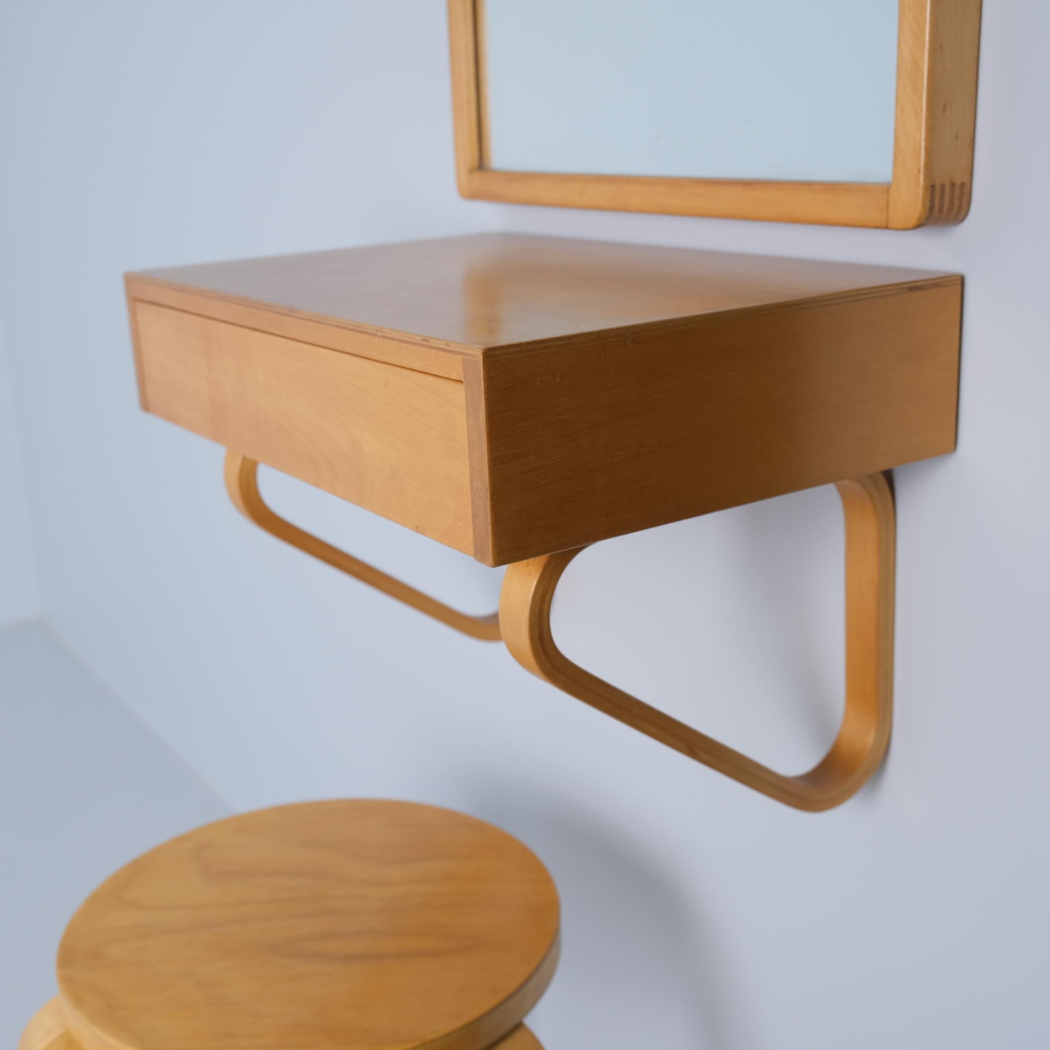 Alvar Aalto Entryway Console Mirror and Stool Set, 1950s for Artek For Sale 2