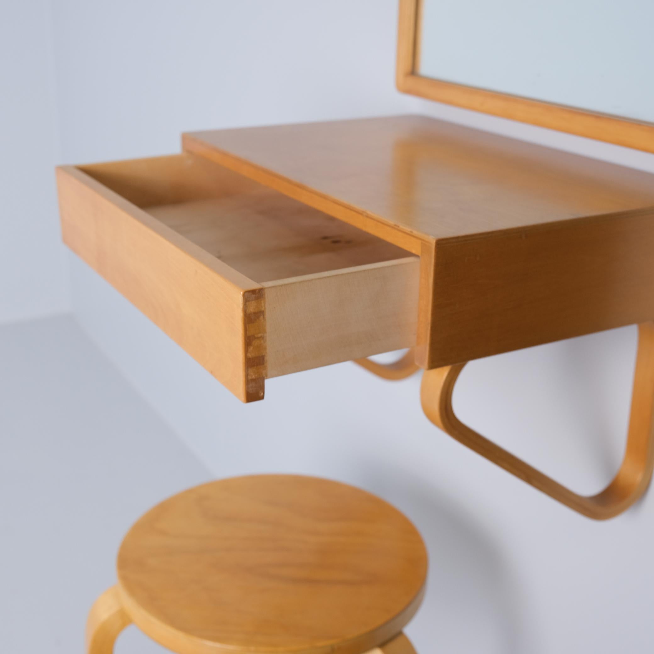Alvar Aalto Entryway Console Mirror and Stool Set, 1950s for Artek For Sale 4