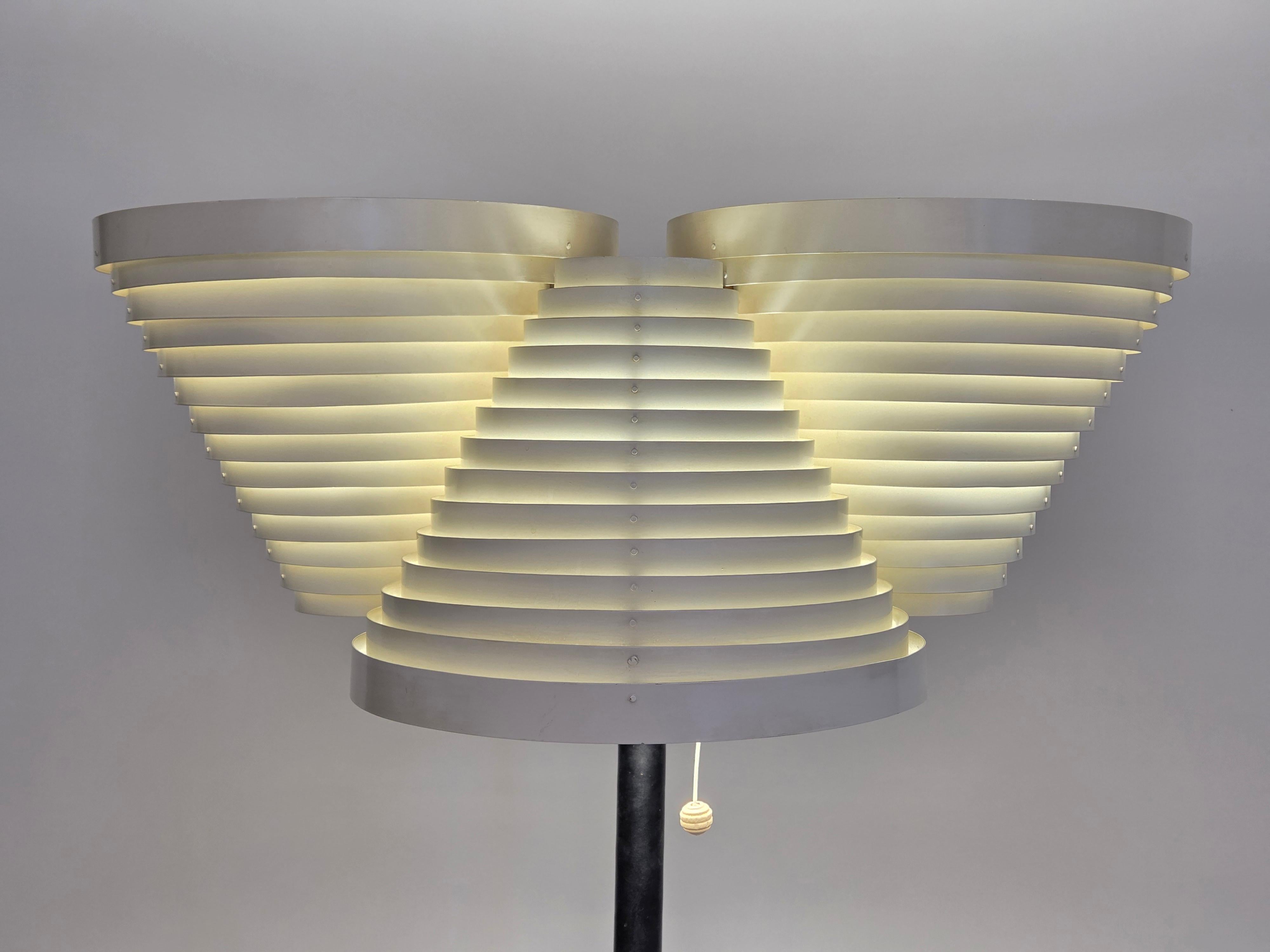 Scandinave moderne Alvar Aalto Floor Lamp A809 By Valaistustyö en vente