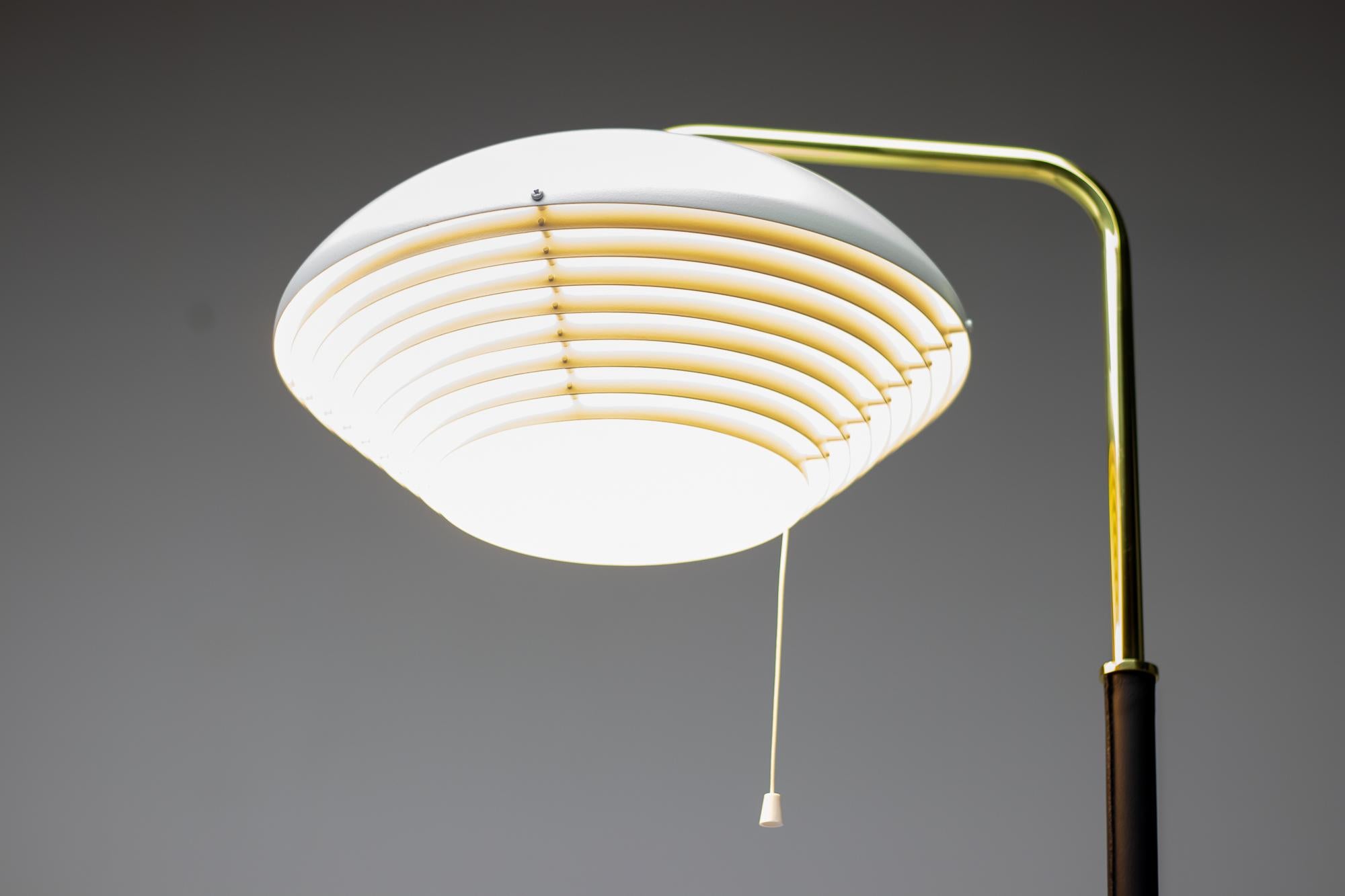 Alvar Aalto Floor Lamp In Excellent Condition In Dronten, NL