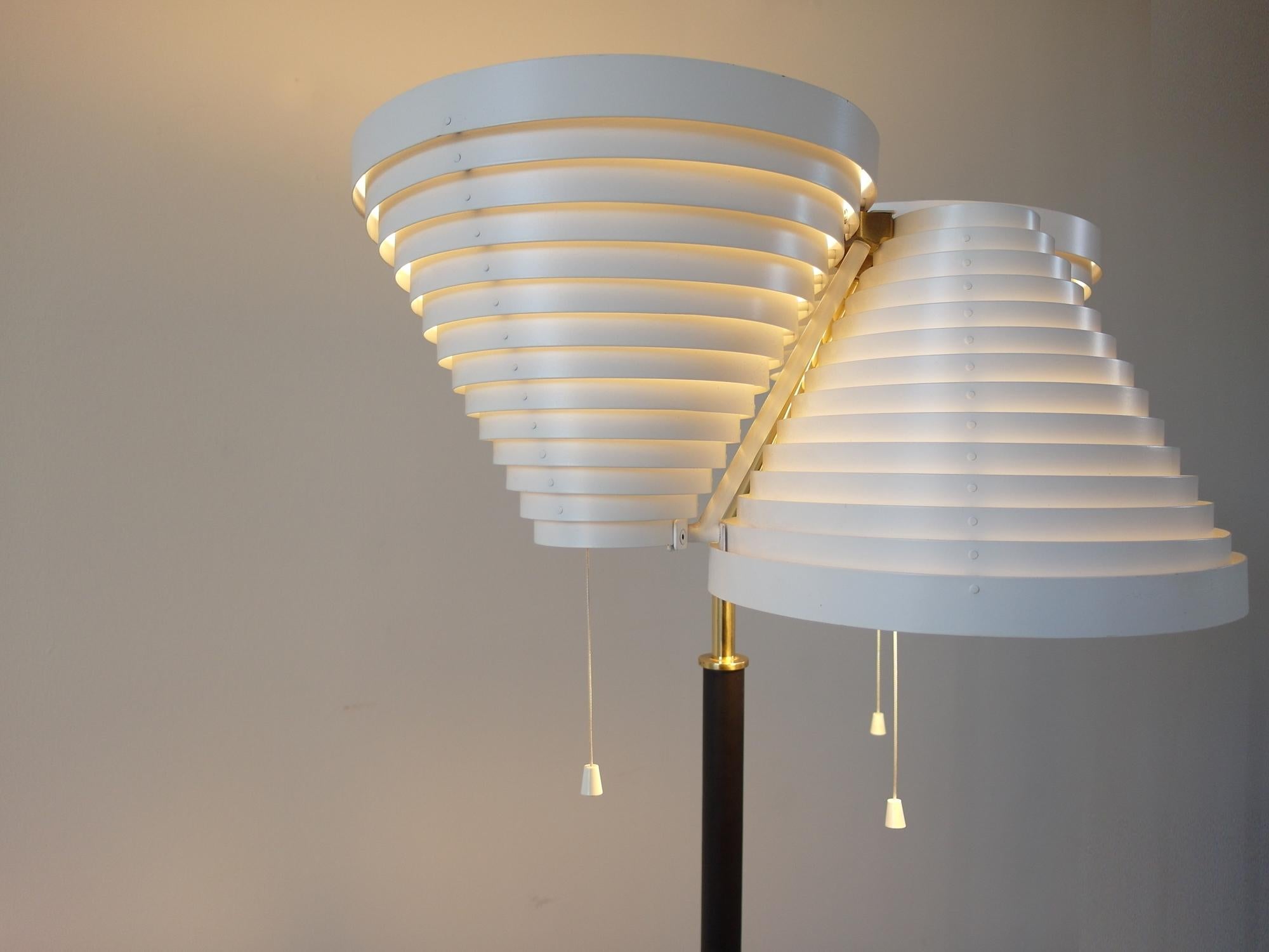 Alvar Aalto Floor Light A809 Early Production by Valaisinpaja Oy, Finland, 1959 For Sale 5