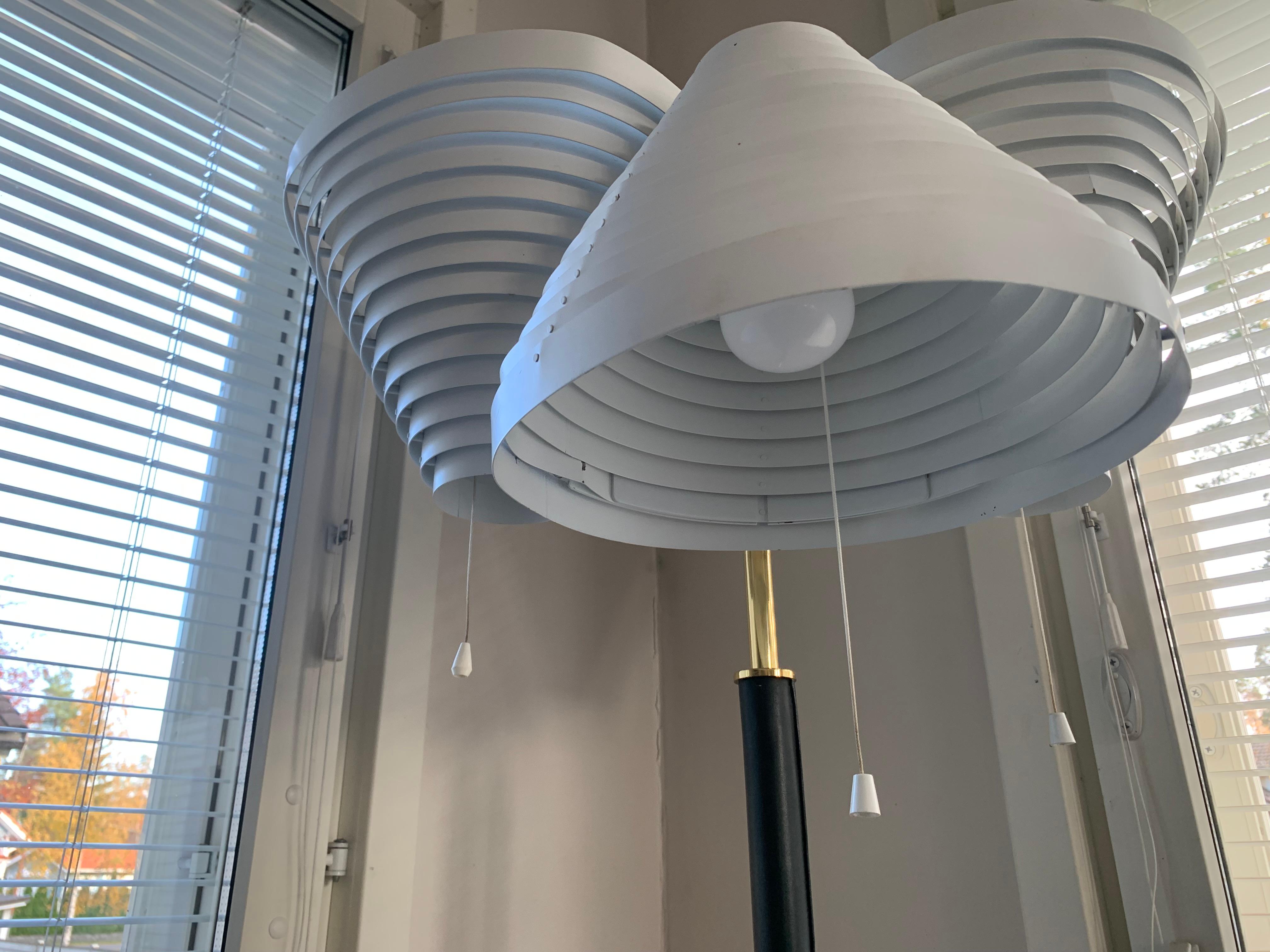 Scandinavian Modern Alvar Aalto floorlamp model A809 For Sale