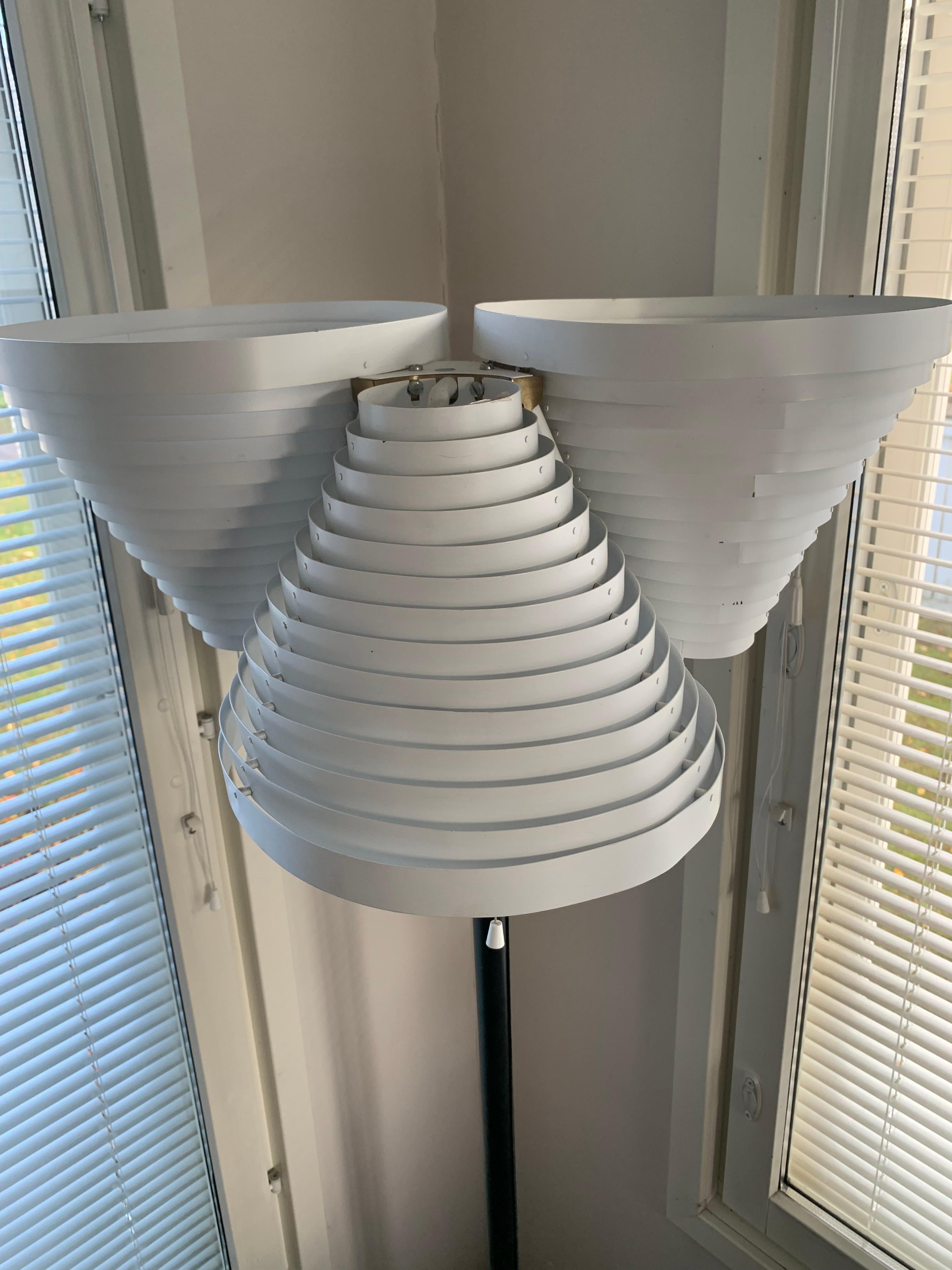 Metalwork Alvar Aalto floorlamp model A809 For Sale