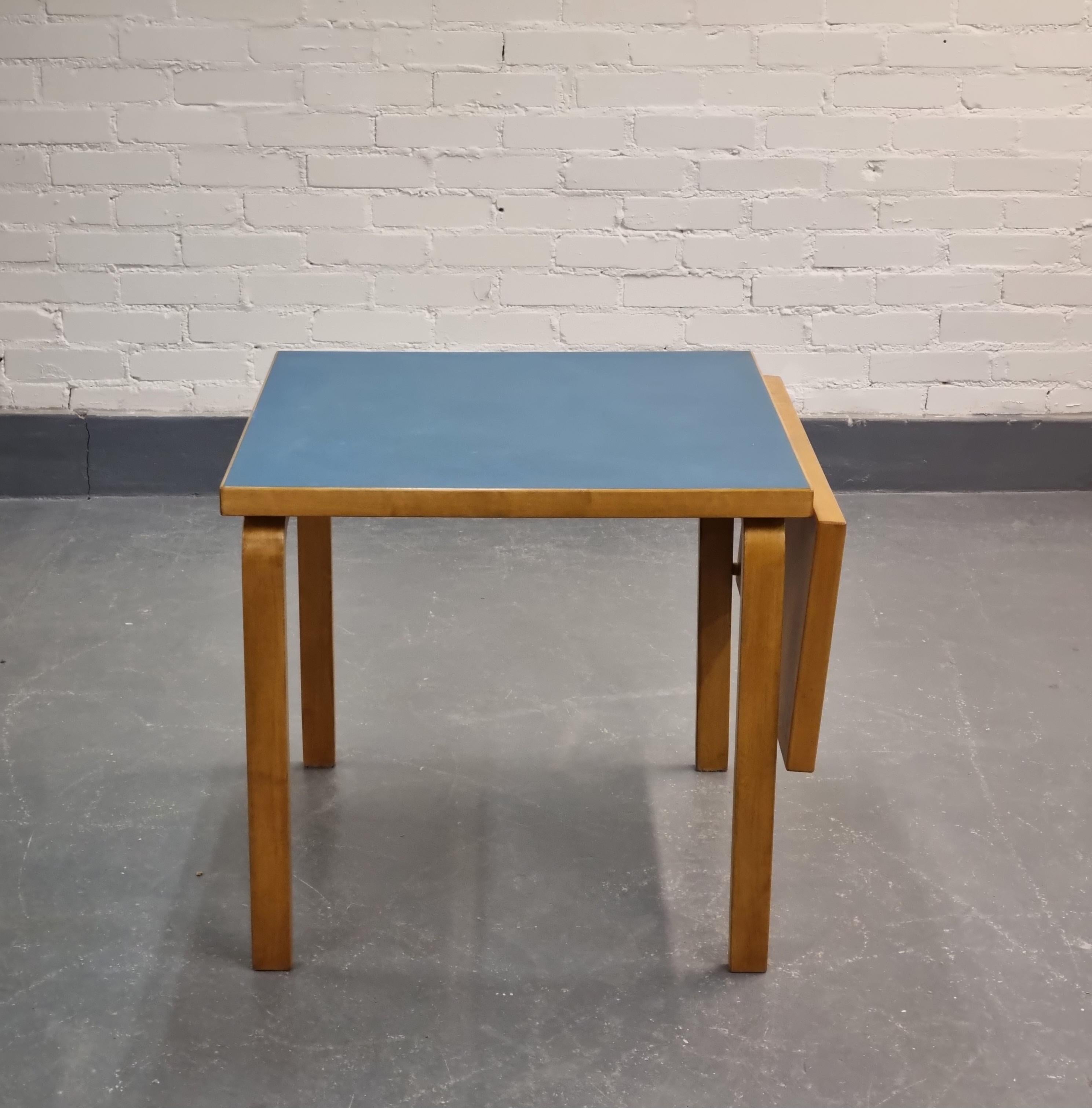 Plywood Alvar Aalto Foldable Table and 6 Stools, Artek