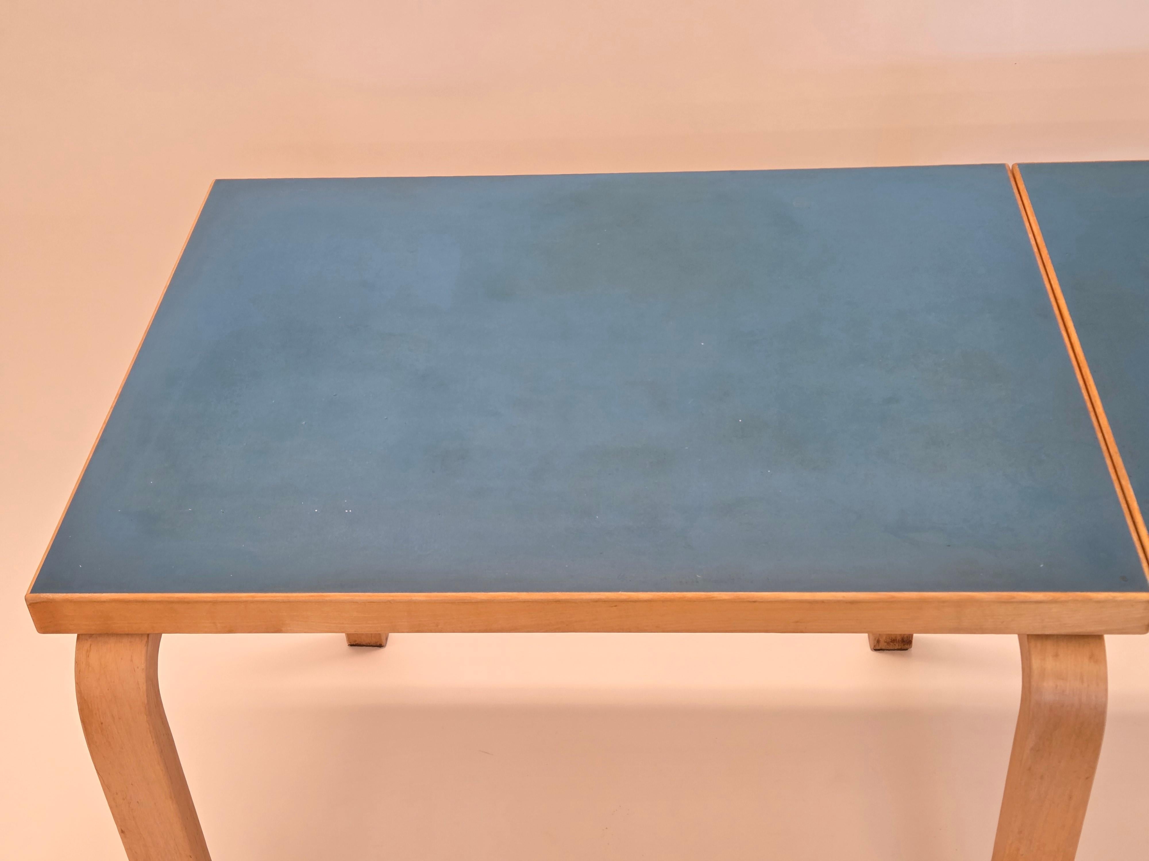 Table pliante DL82 et 65 chaises d'Alvar Aalto+Aalto par Artek 1960s en vente 4