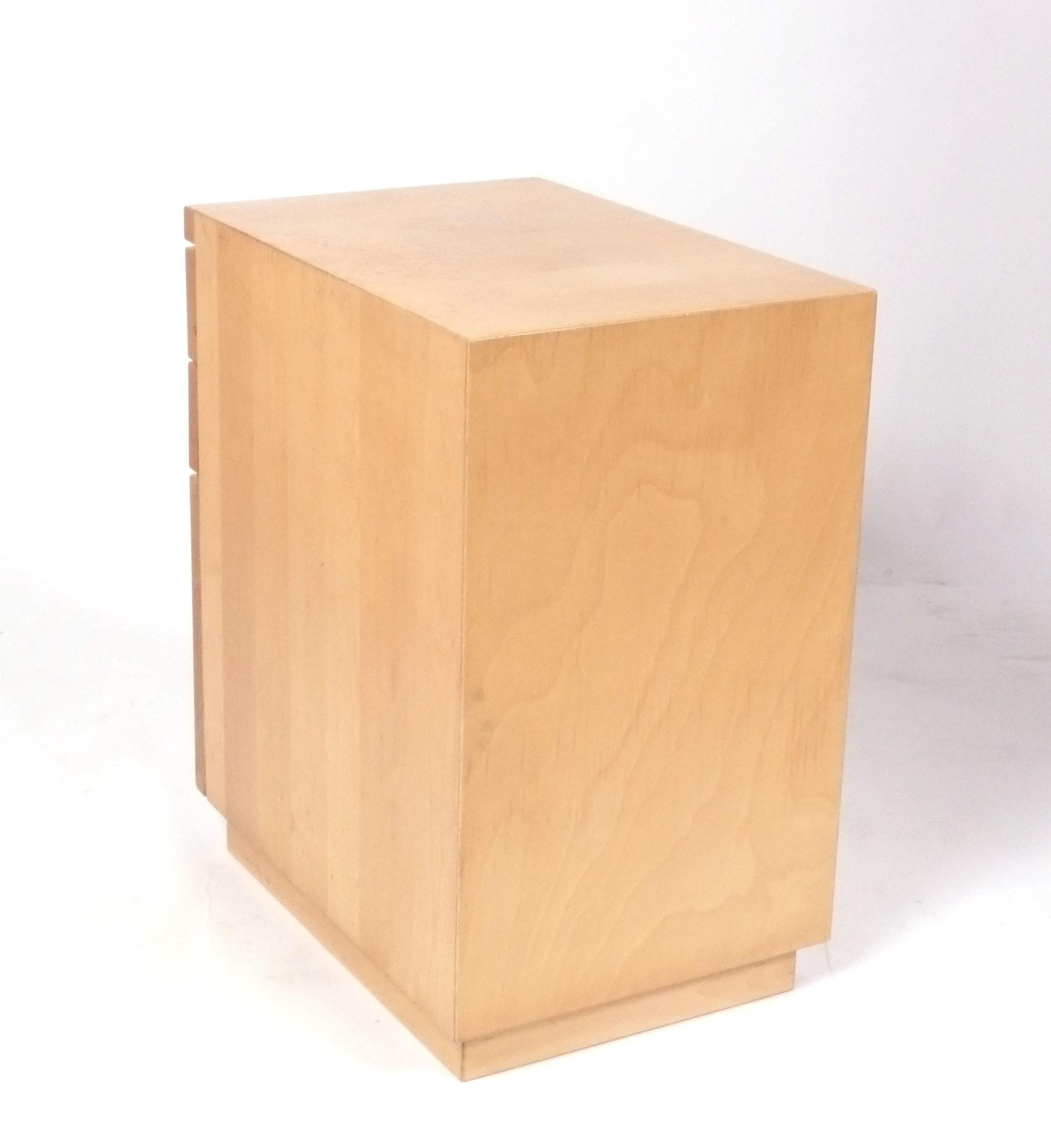 Alvar Aalto for Artek Danish Modern Filing Cabinet or Desk Return In Good Condition For Sale In Atlanta, GA