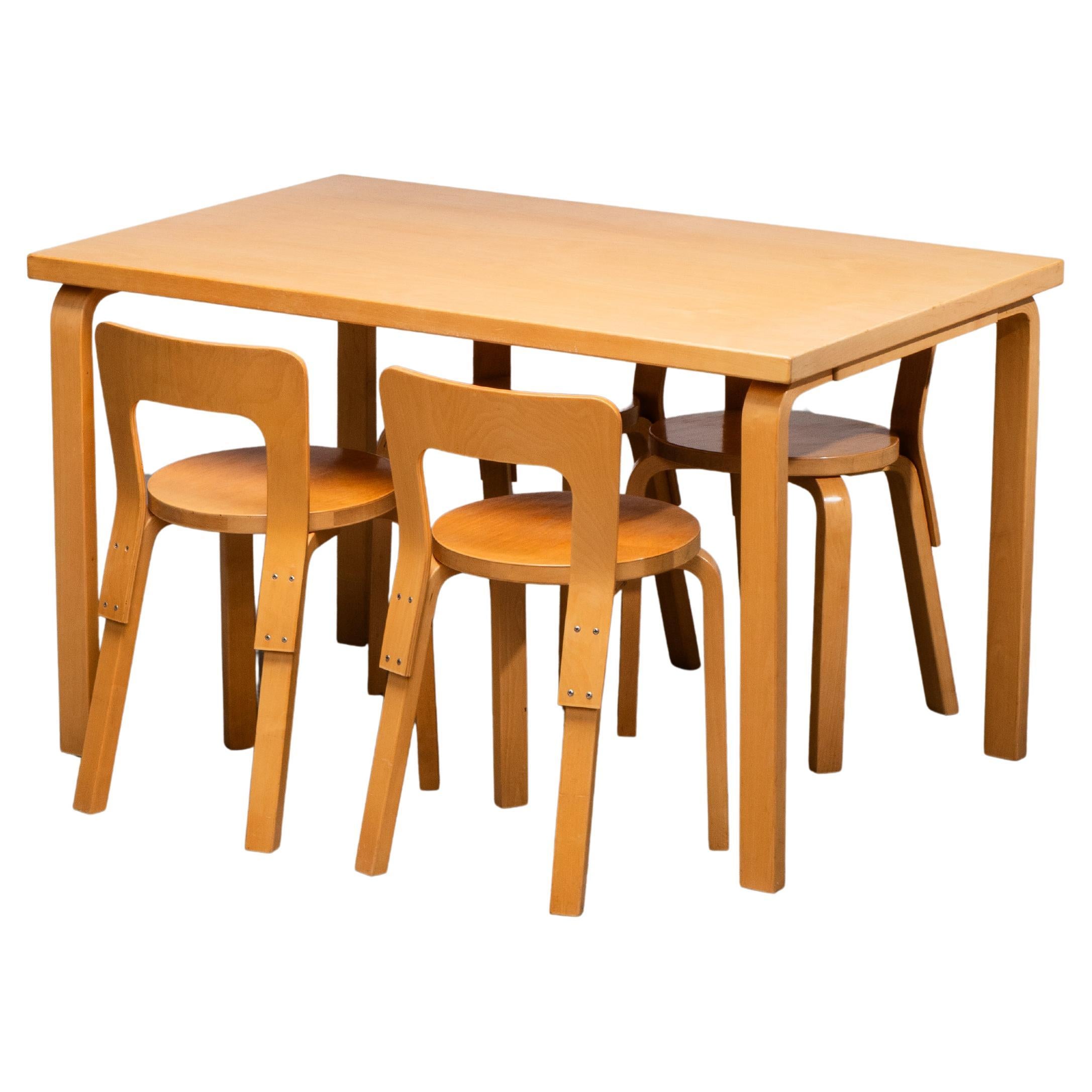 Alvar Aalto for Artek Dining Room Set Model 81B Table 
Set of 4 Model 65 Chairs en venta