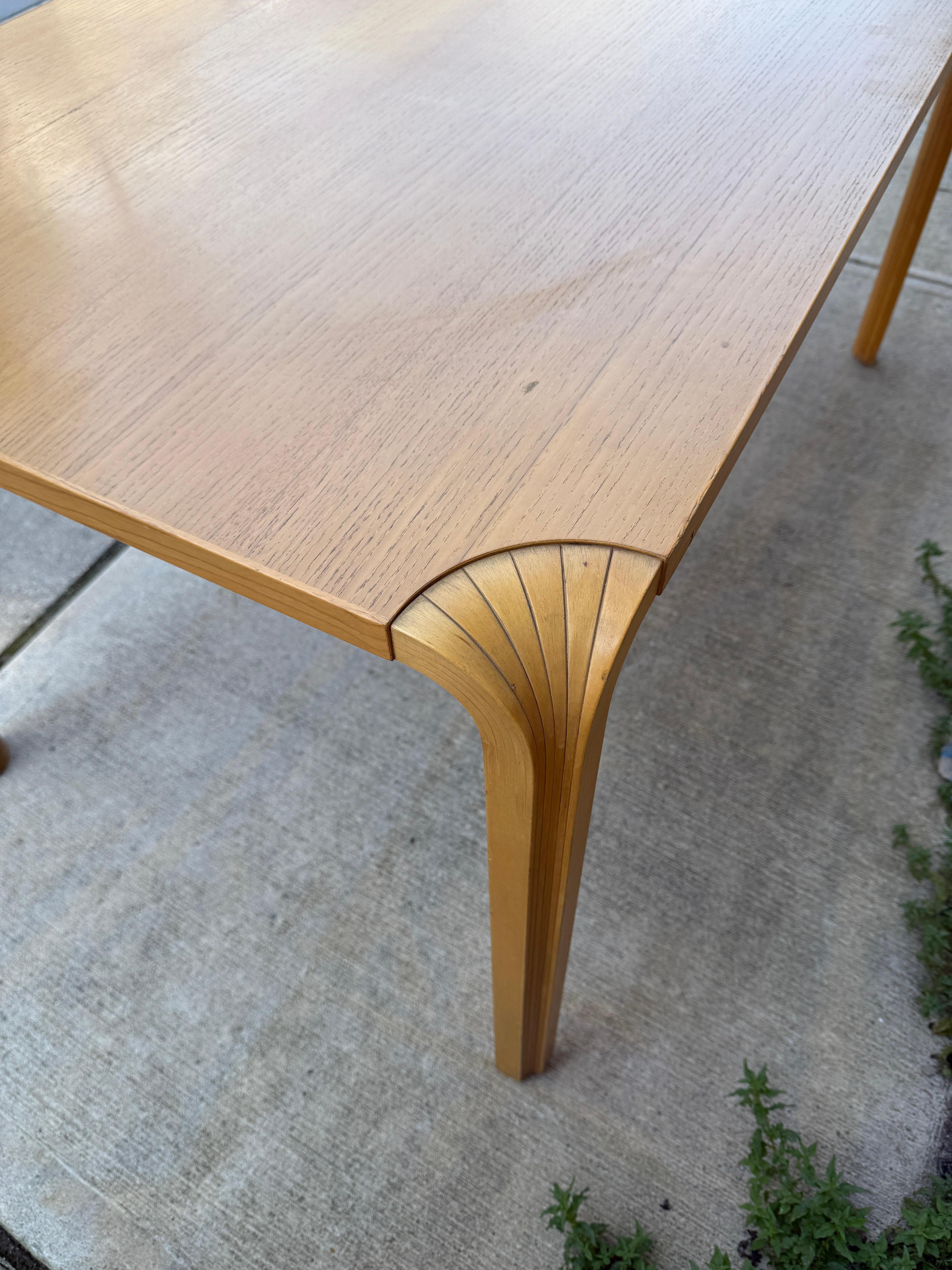 Alvar Aalto para Artek Mesa de comedor Fanleg / Escritorio Abedul en venta