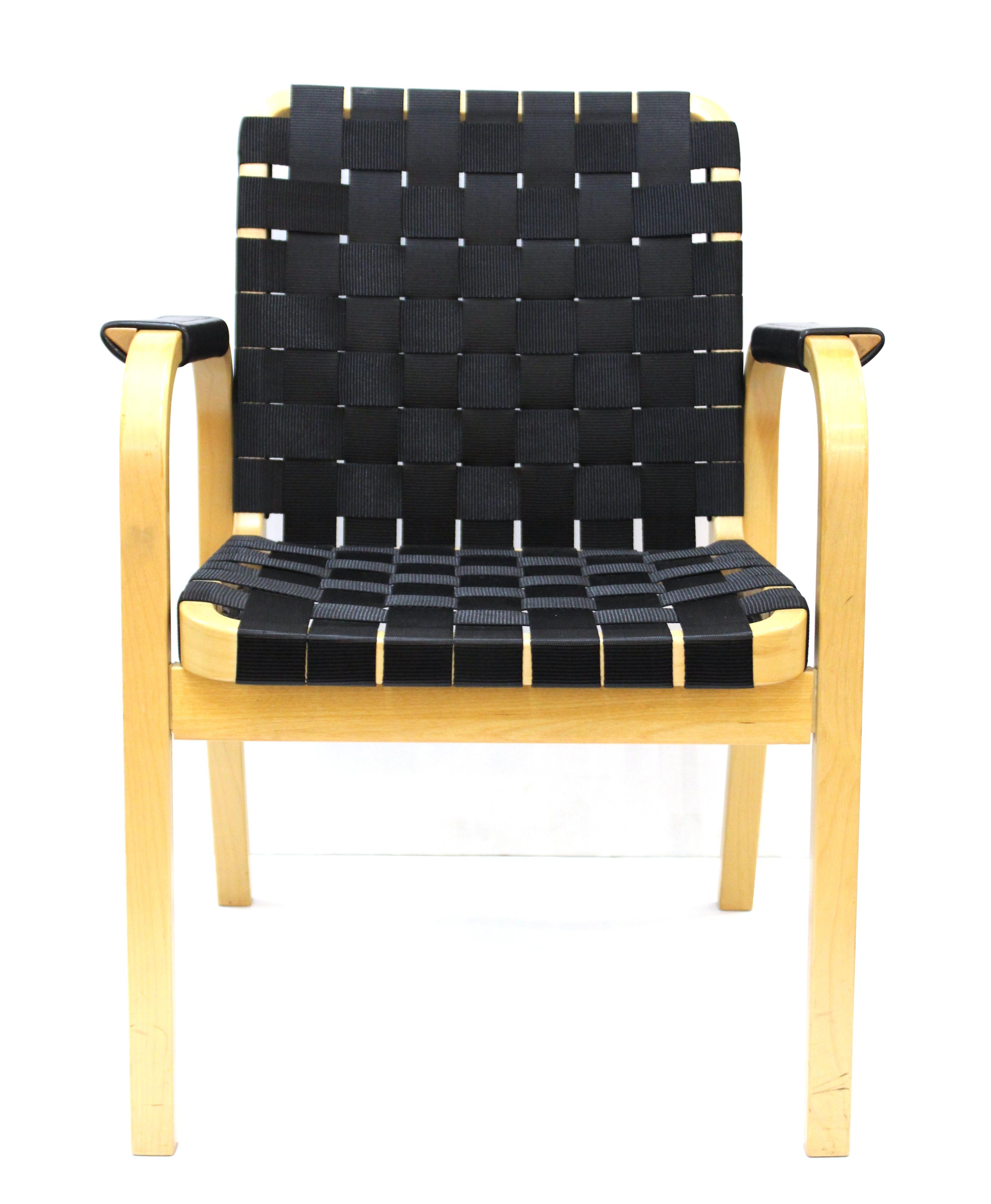 Scandinavian Mid-Century Modern 'Model 45' armchair in bent birchwood, designed by Alvar Aalto for Artek in the mid-20th century in Finland. The piece is in great vintage condition with age-appropriate wear.