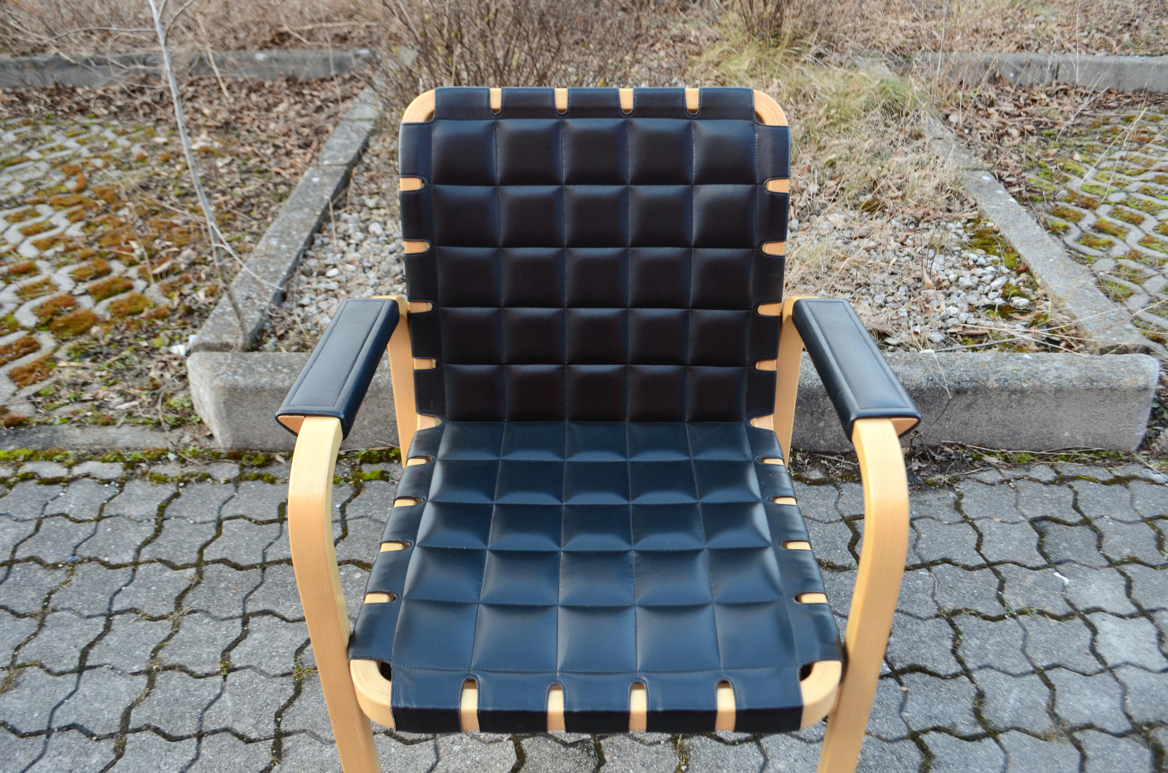 Alvar Aalto for Artek Model 45 Armchair Chair Black Leather 1 of 4 For Sale 7