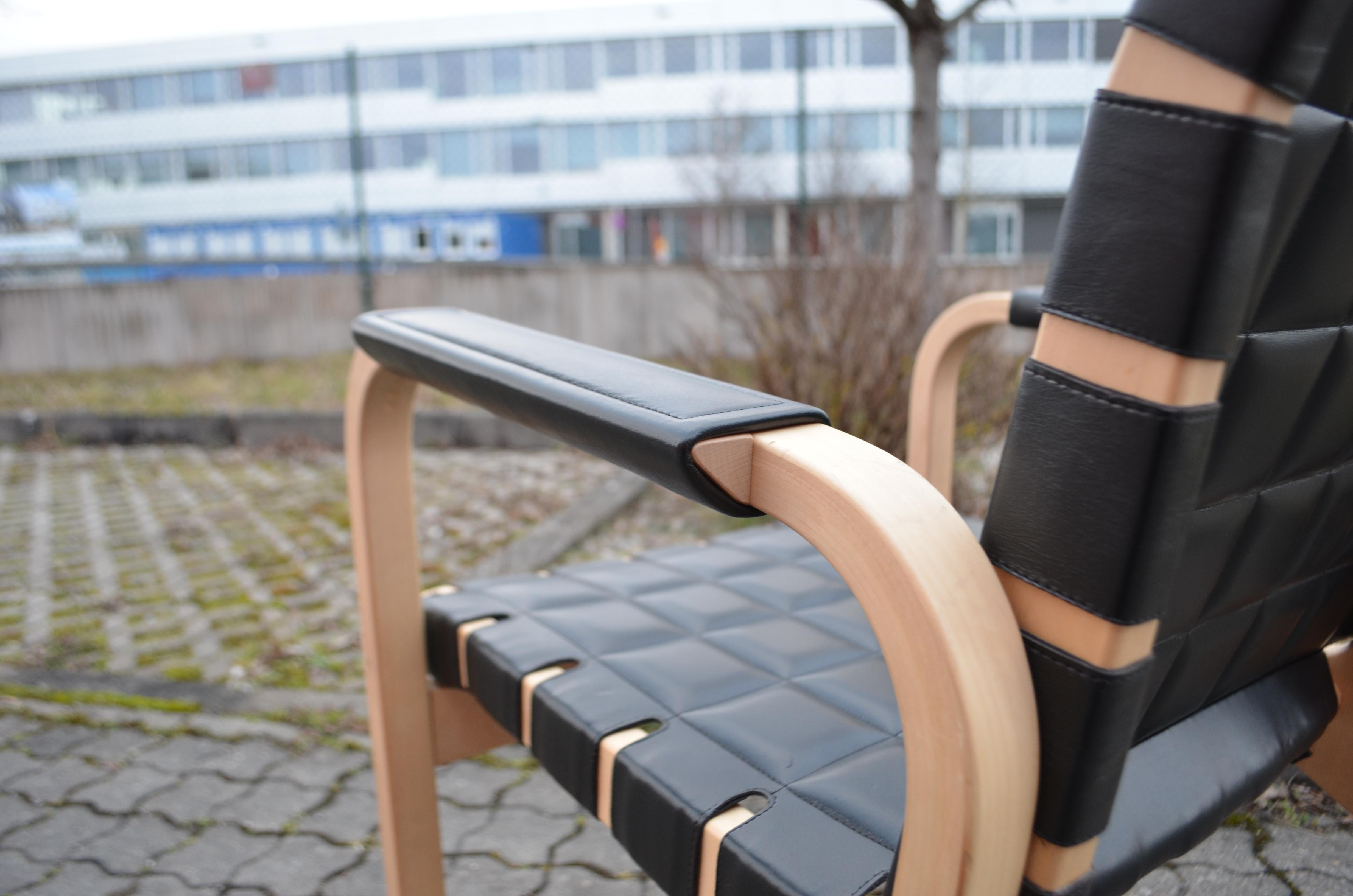 Alvar Aalto for Artek Model 45 Armchair Chair Black Leather 1 of 6 For Sale 6