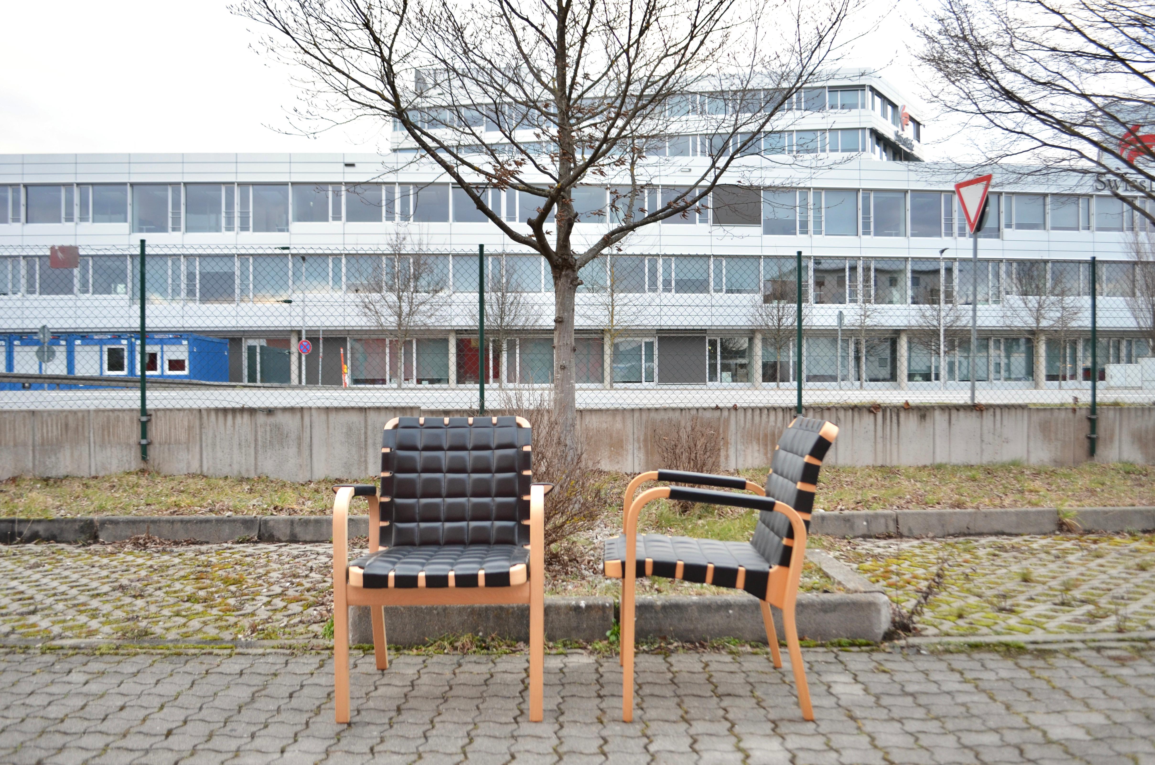 Alvar Aalto for Artek Model 45 Armchair Chair Black Leather 1 of 6 For Sale 12