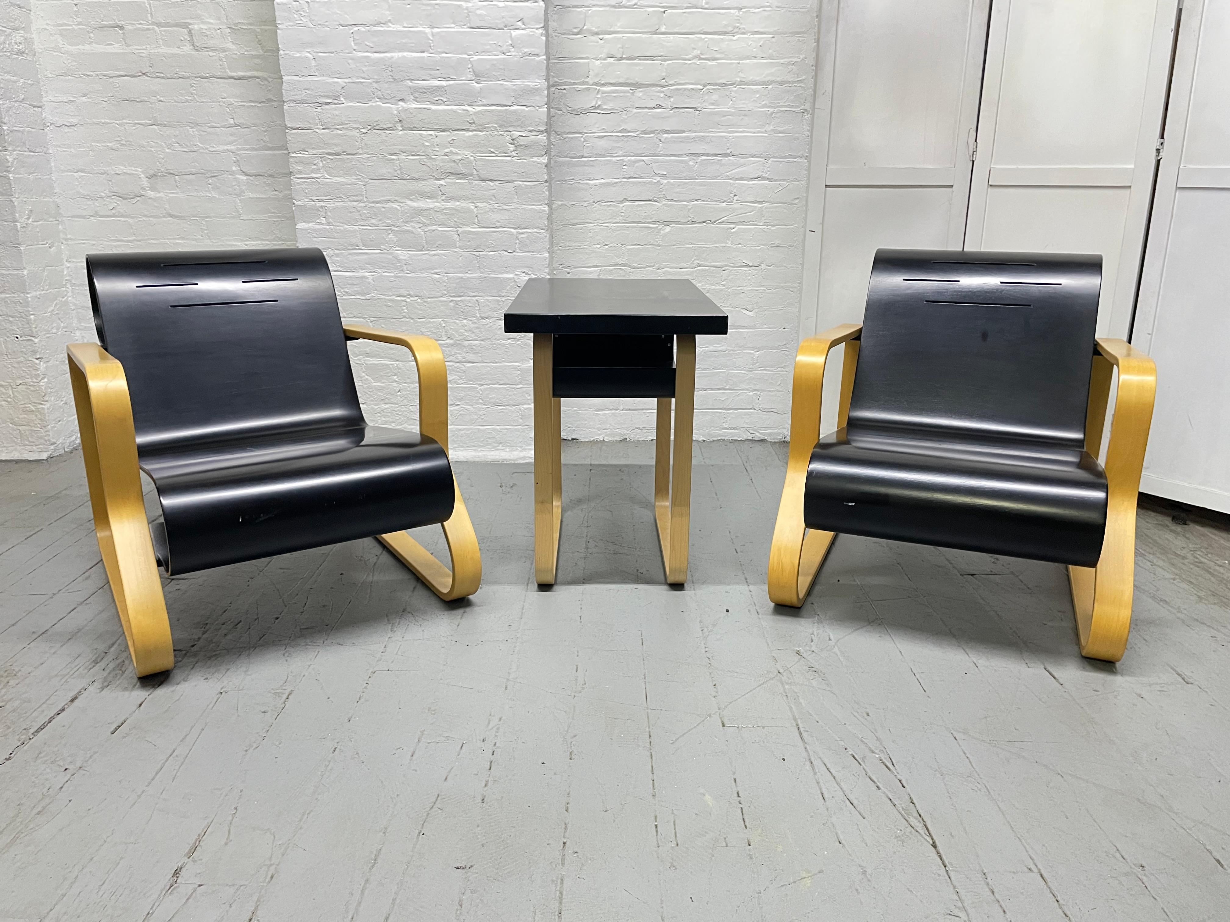 Alvar Aalto for Artek Model 76 Side Table For Sale 2
